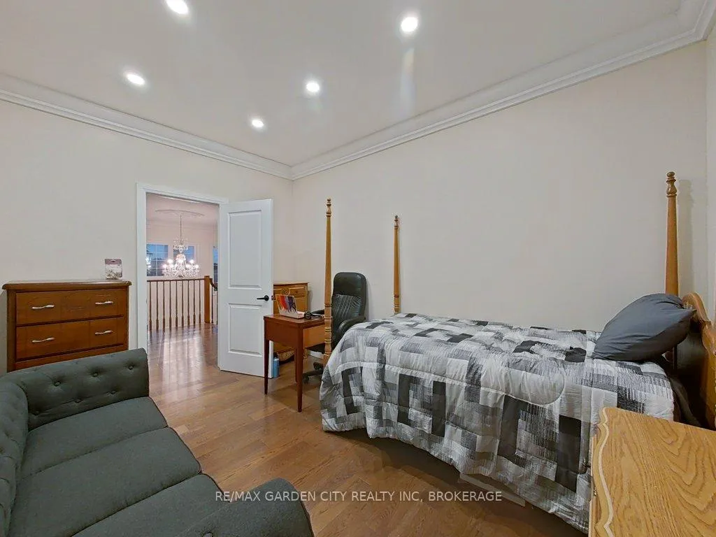Photo 20 of 2400 Effingham Street, Pelham, North Pelham — HOMEH