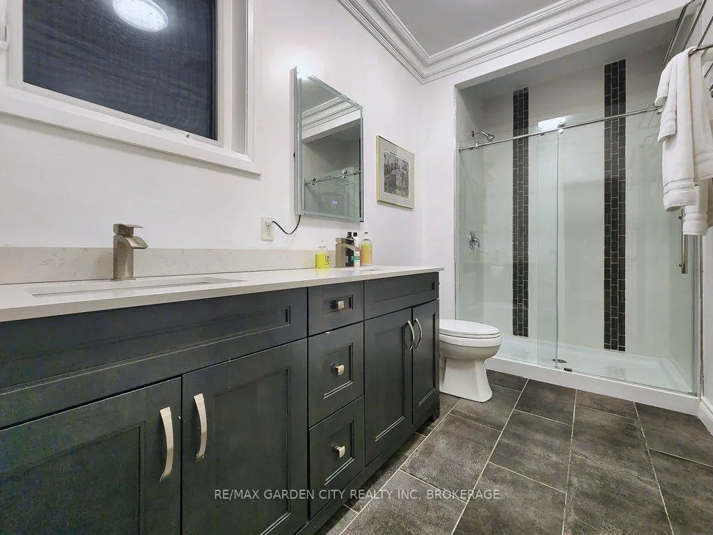 Photo 29 of 2400 Effingham Street, Pelham, North Pelham — HOMEH