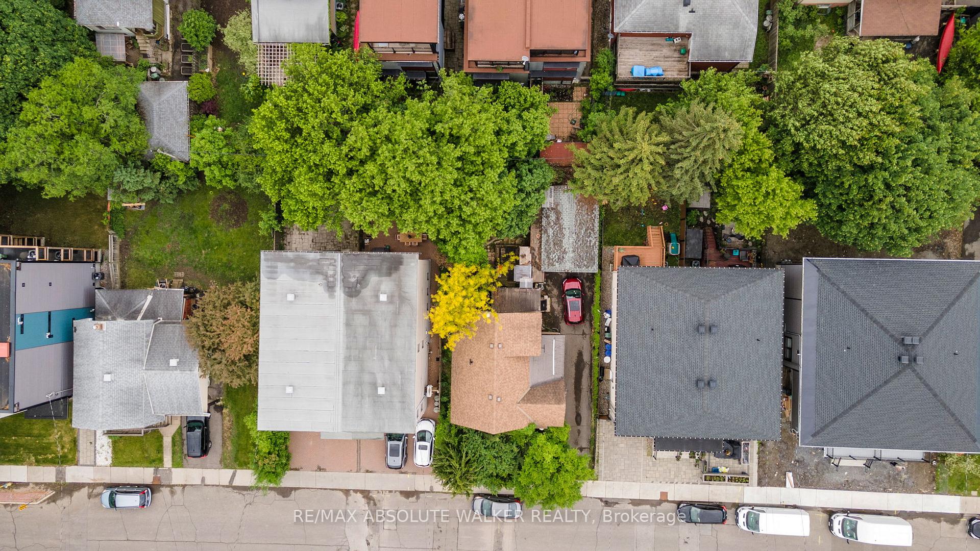 Photo 5 of 137 Prince Albert Street, Ottawa, Overbrook/Castle Heights — HOMEH
