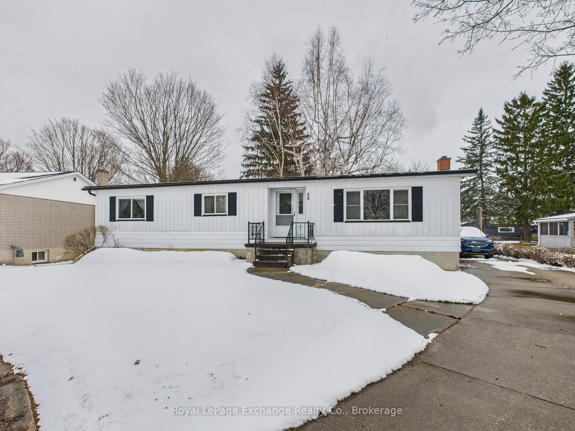 Photo 1 of 20 Moore Court, North Huron, Wingham — HOMEH