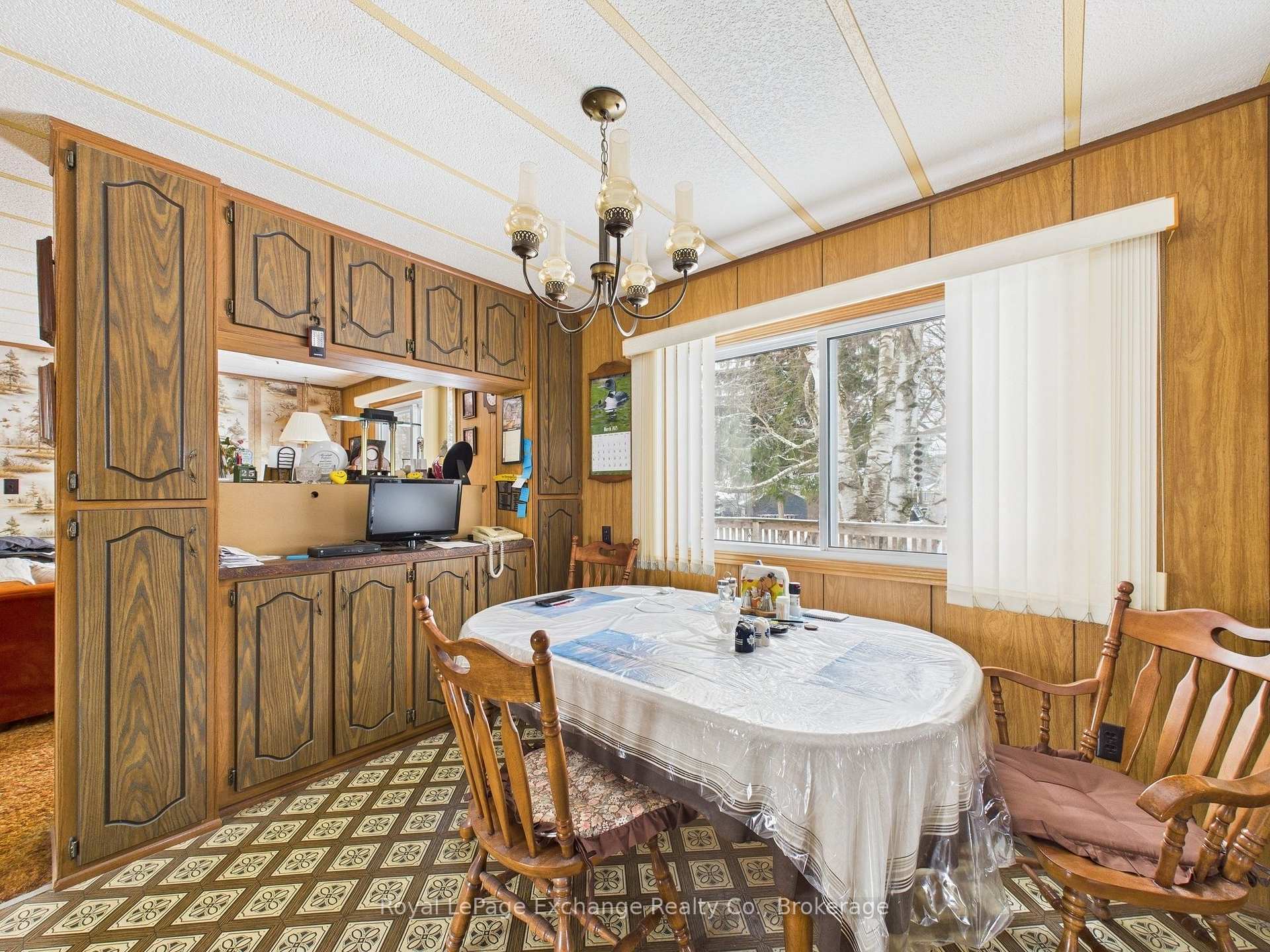 Photo 5 of 20 Moore Court, North Huron, Wingham — HOMEH