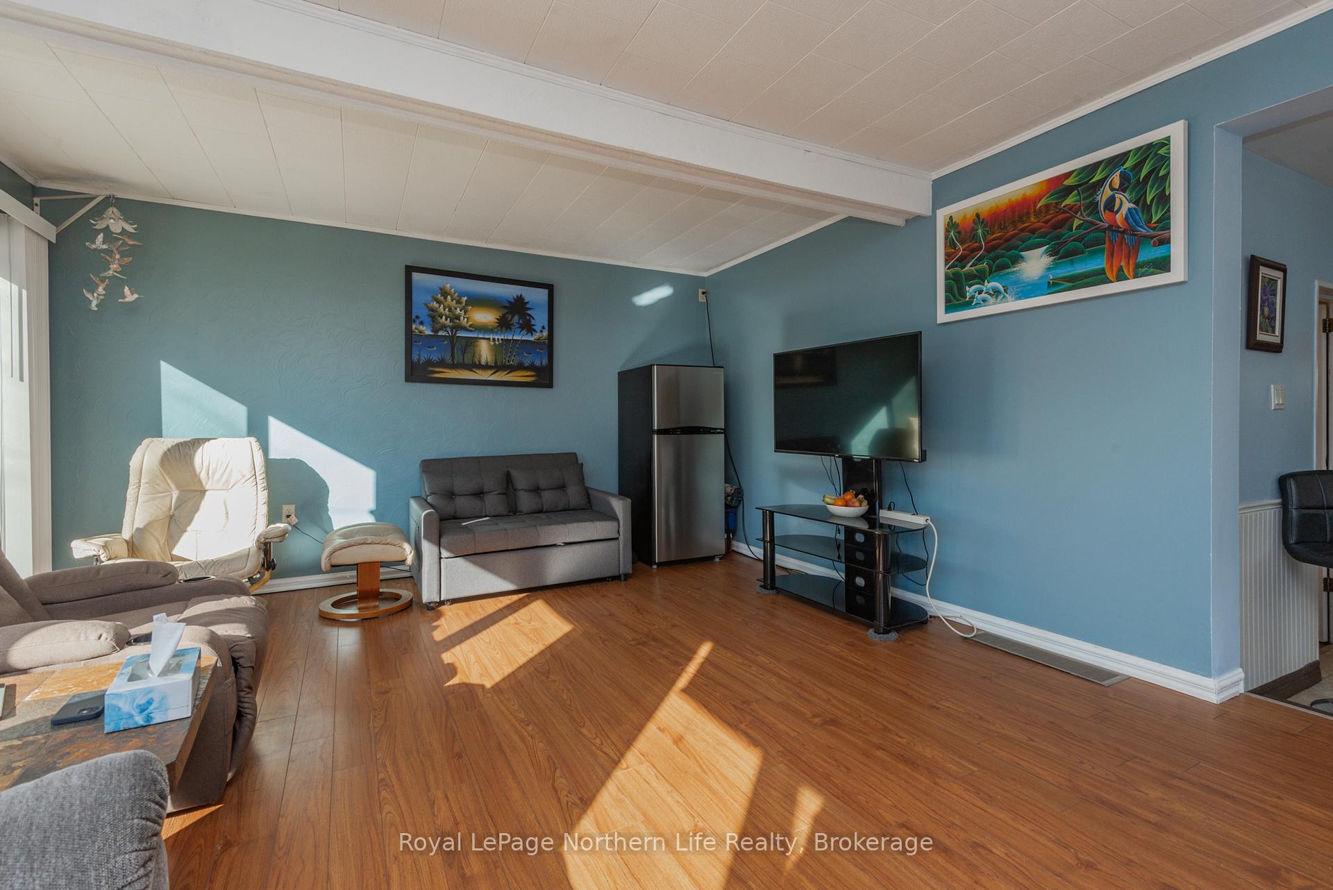 Photo 9 of 85 Campbell Avenue, North Bay, Ferris — HOMEH