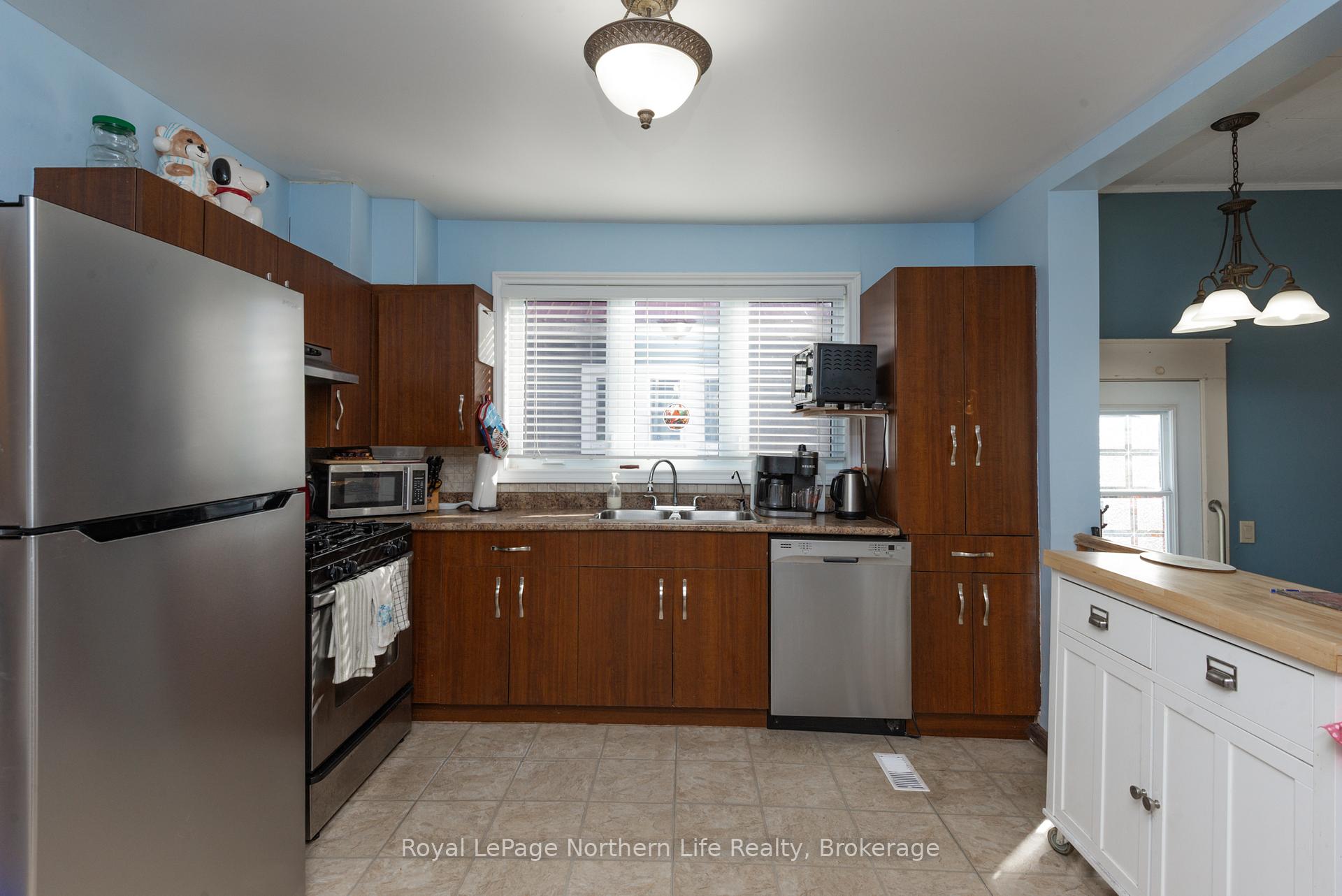 Photo 10 of 85 Campbell Avenue, North Bay, Ferris — HOMEH