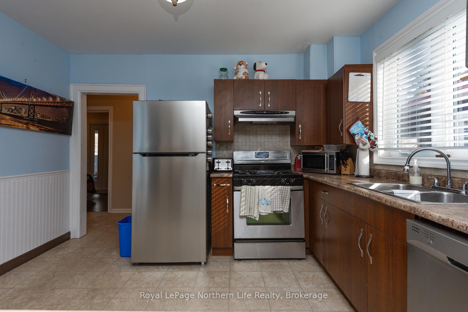 Photo 11 of 85 Campbell Avenue, North Bay, Ferris — HOMEH