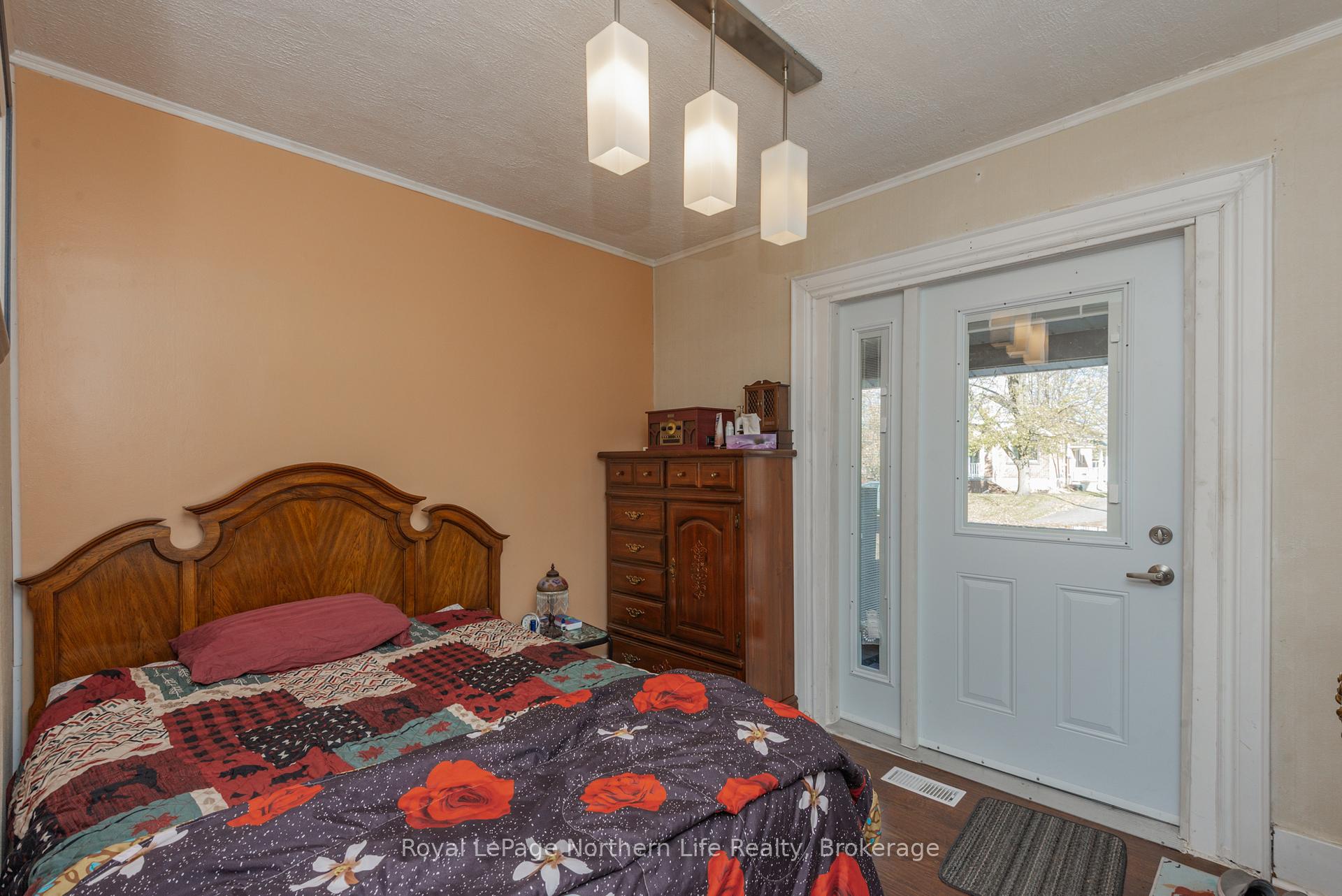 Photo 17 of 85 Campbell Avenue, North Bay, Ferris — HOMEH
