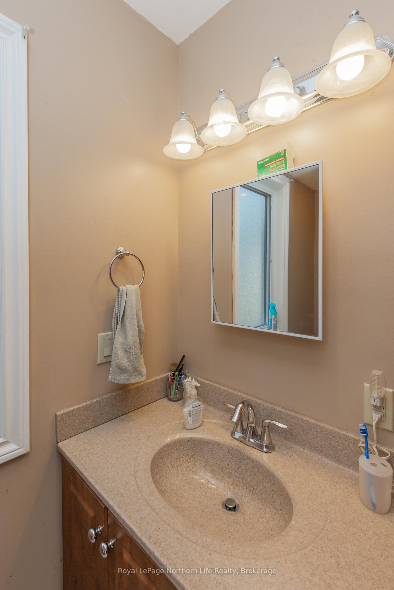 Photo 20 of 85 Campbell Avenue, North Bay, Ferris — HOMEH