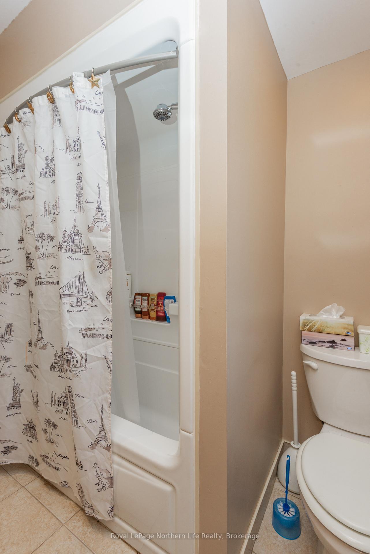 Photo 21 of 85 Campbell Avenue, North Bay, Ferris — HOMEH