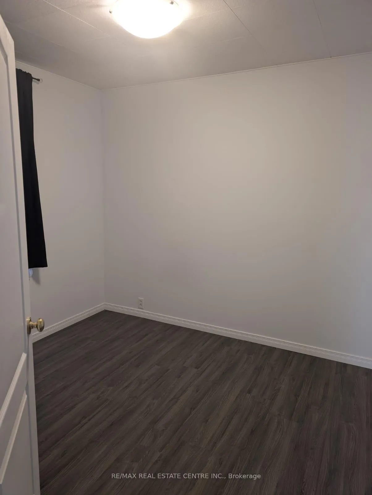Photo 5 of 5145 Kitchener Street, Niagara Falls, Clifton Hill — HOMEH