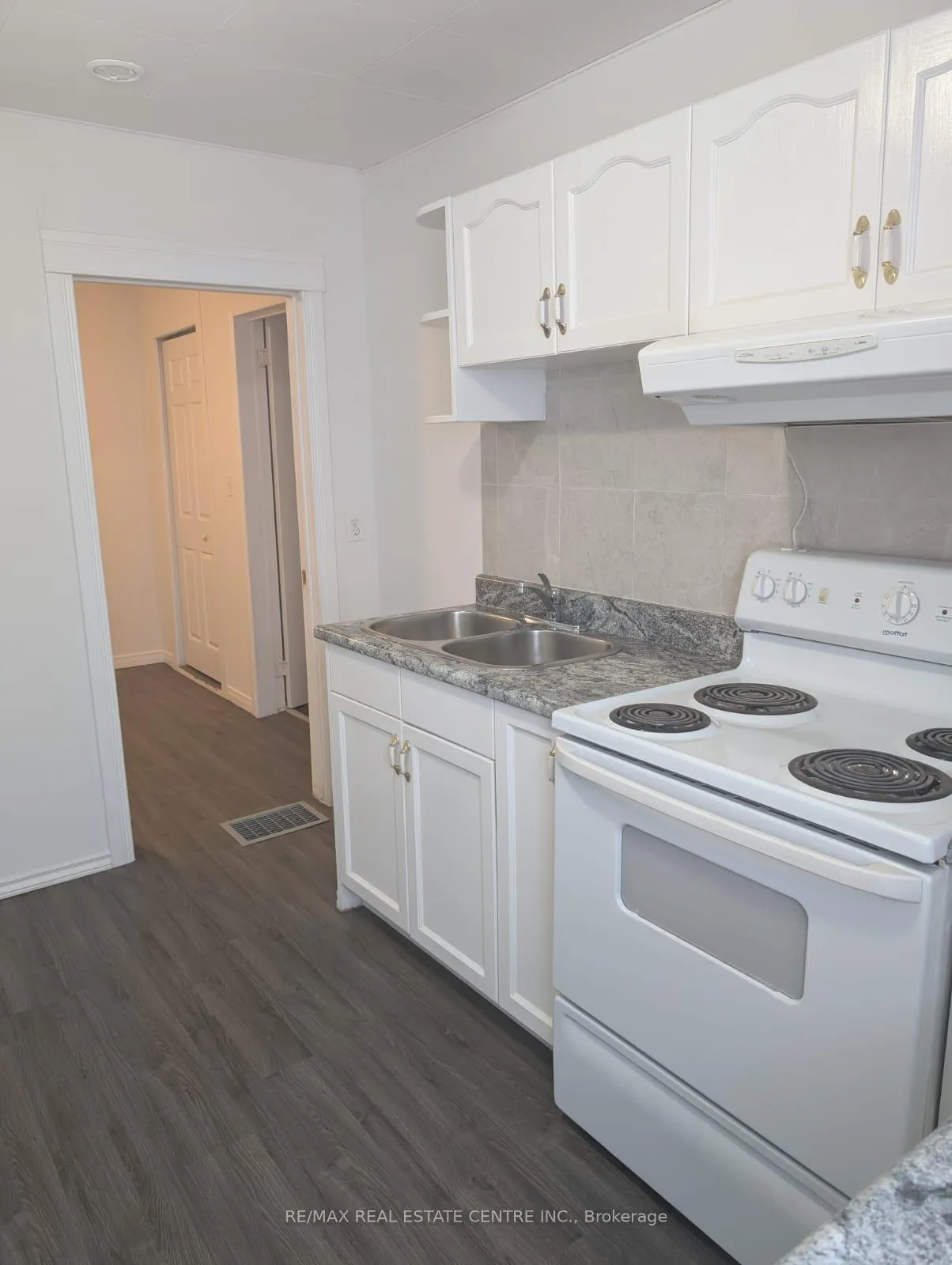 Photo 6 of 5145 Kitchener Street, Niagara Falls, Clifton Hill — HOMEH