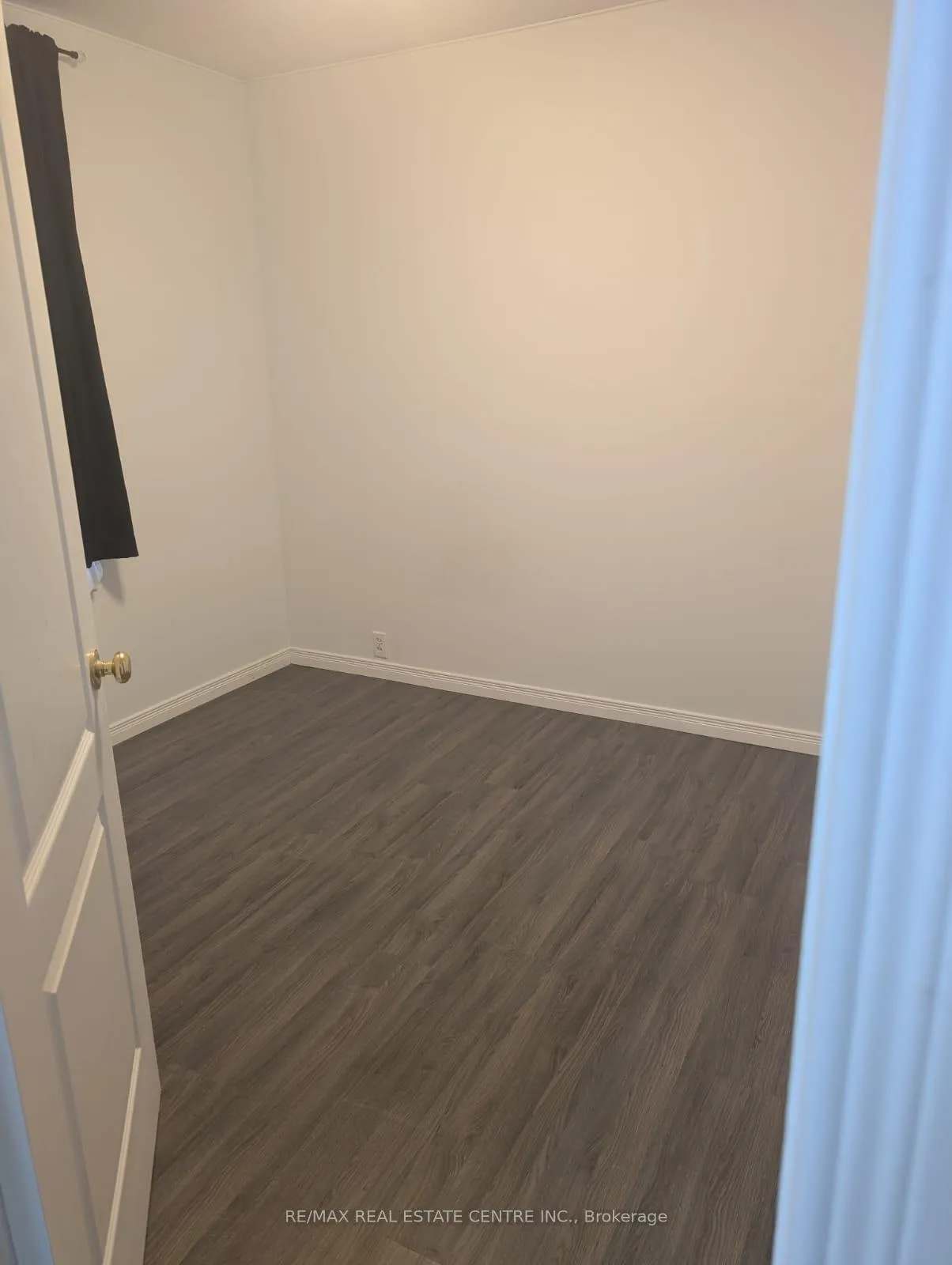 Photo 8 of 5145 Kitchener Street, Niagara Falls, Clifton Hill — HOMEH
