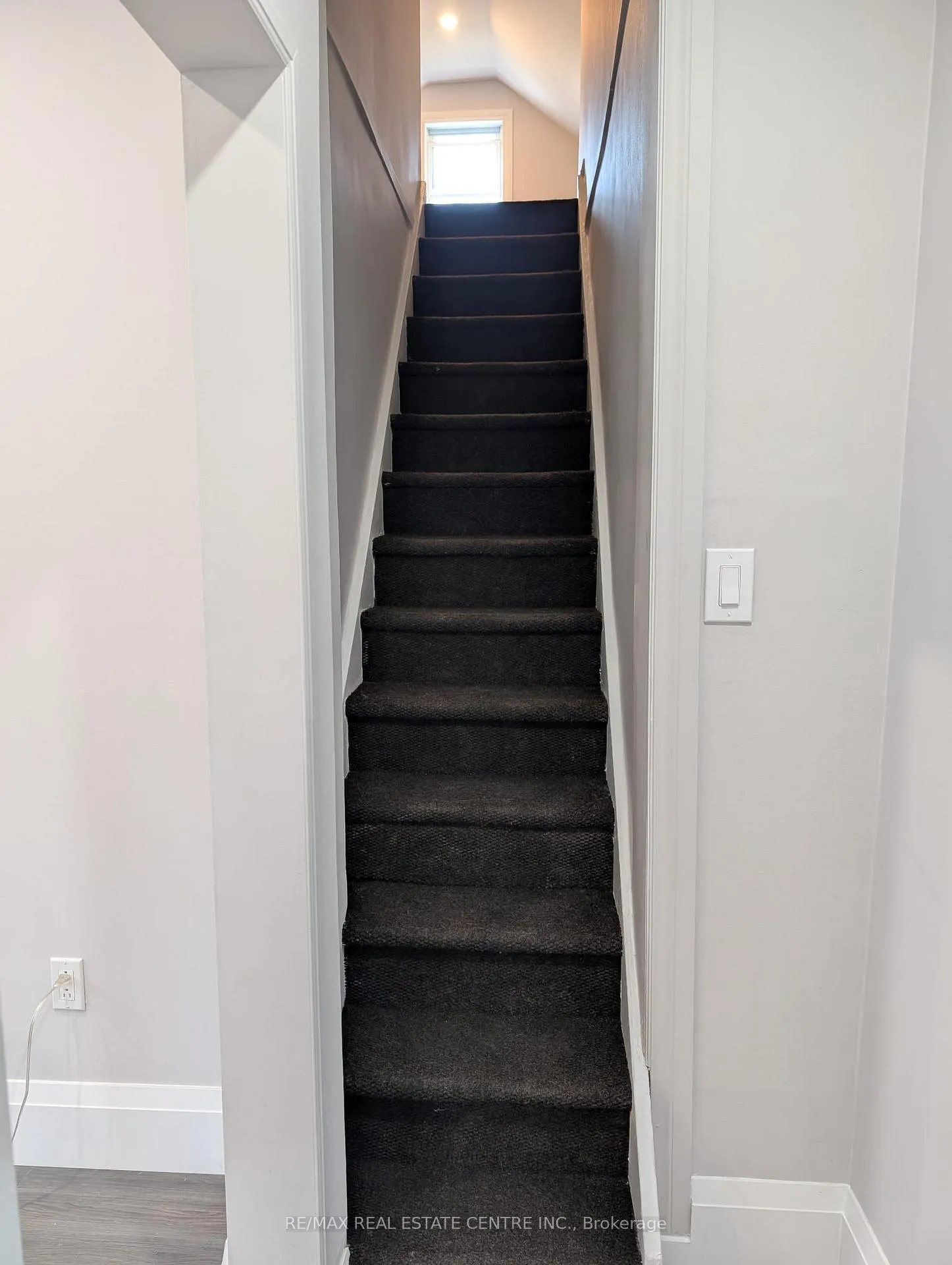 Photo 17 of 5145 Kitchener Street, Niagara Falls, Clifton Hill — HOMEH