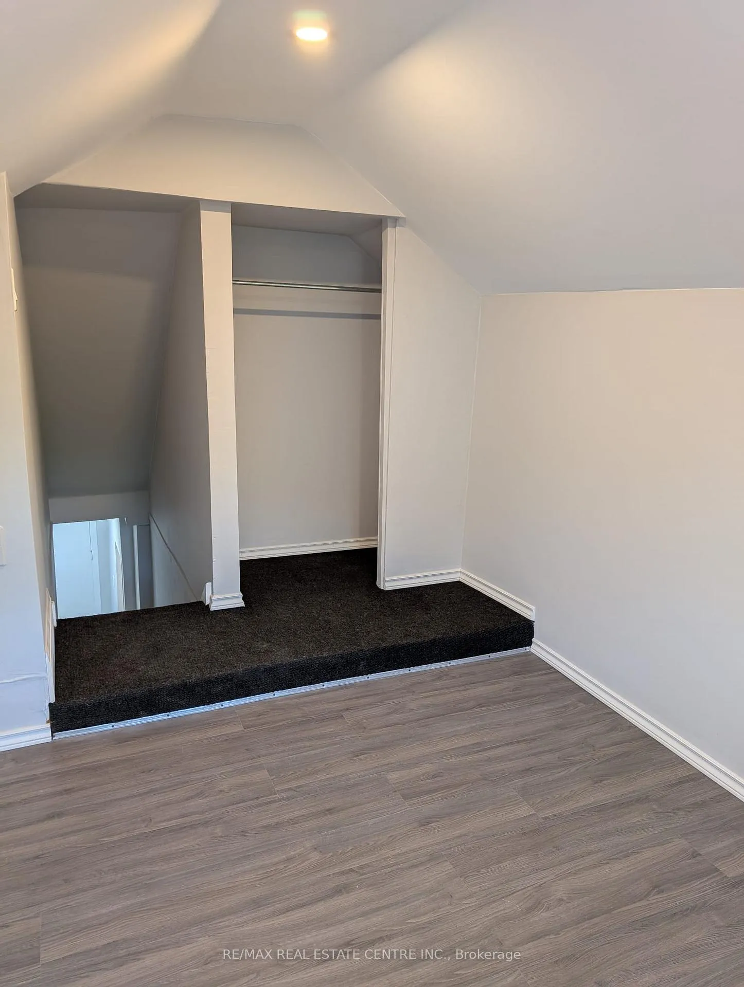 Photo 18 of 5145 Kitchener Street, Niagara Falls, Clifton Hill — HOMEH