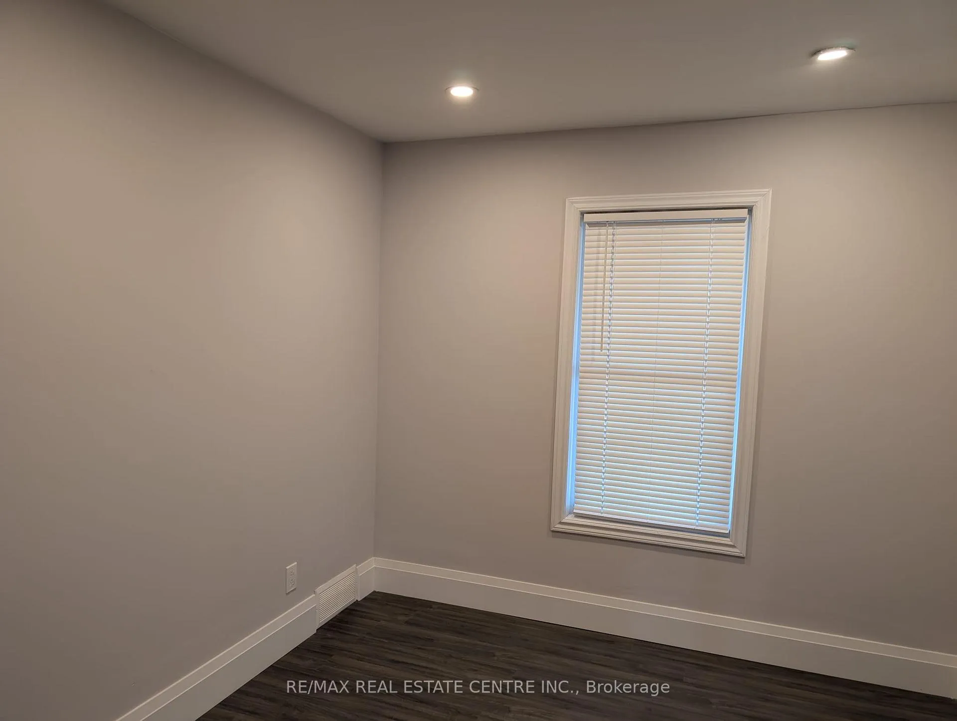 Photo 23 of 5145 Kitchener Street, Niagara Falls, Clifton Hill — HOMEH