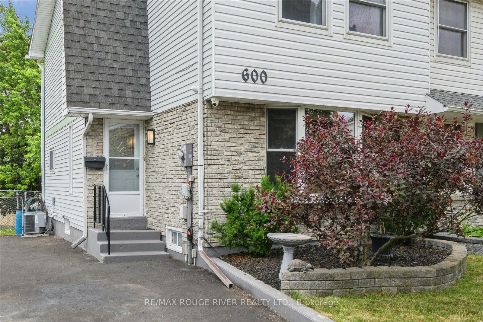 Photo 5 of 600 Galahad Drive, Oshawa, Eastdale — HOMEH