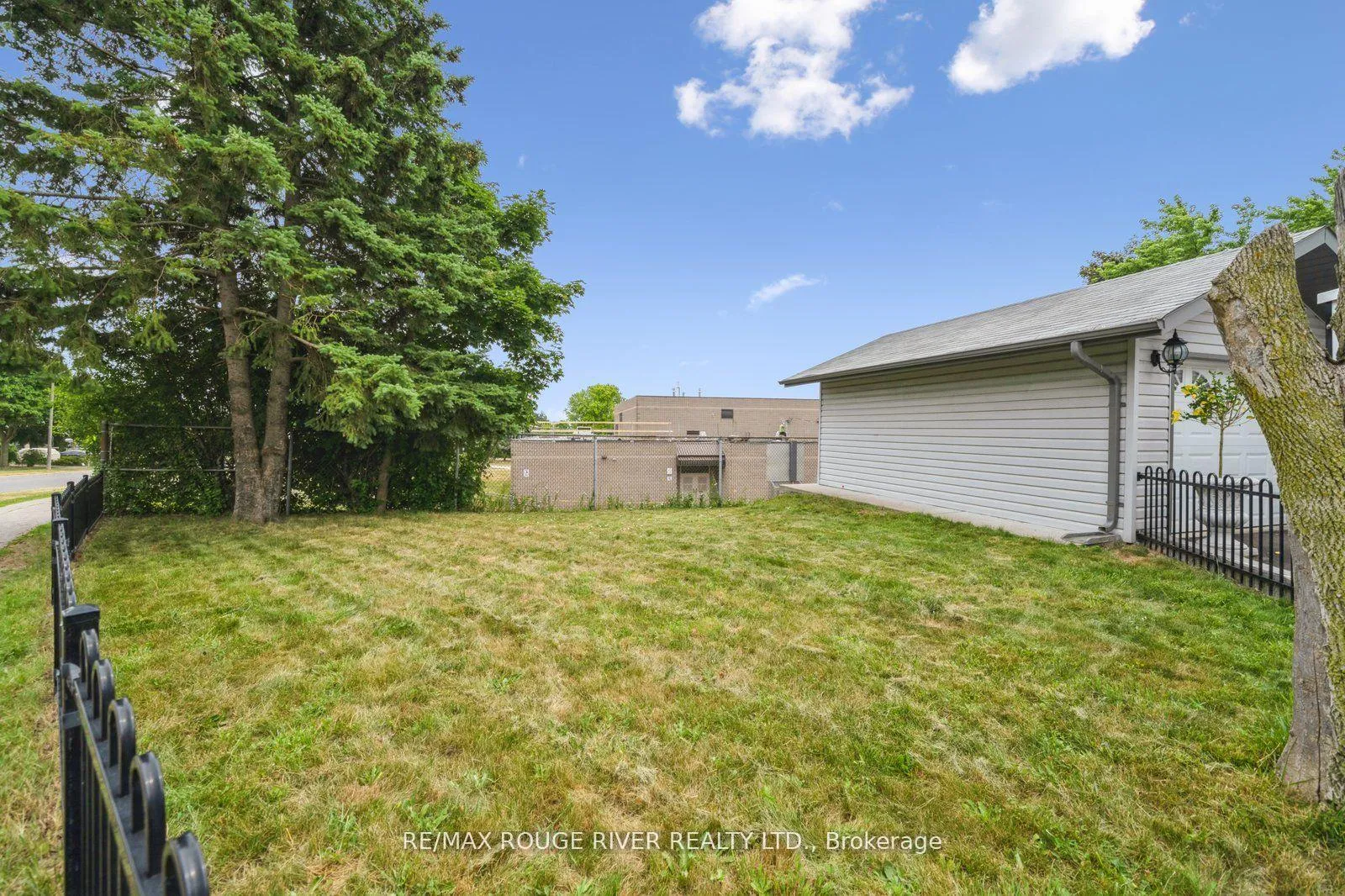 Photo 28 of 600 Galahad Drive, Oshawa, Eastdale — HOMEH