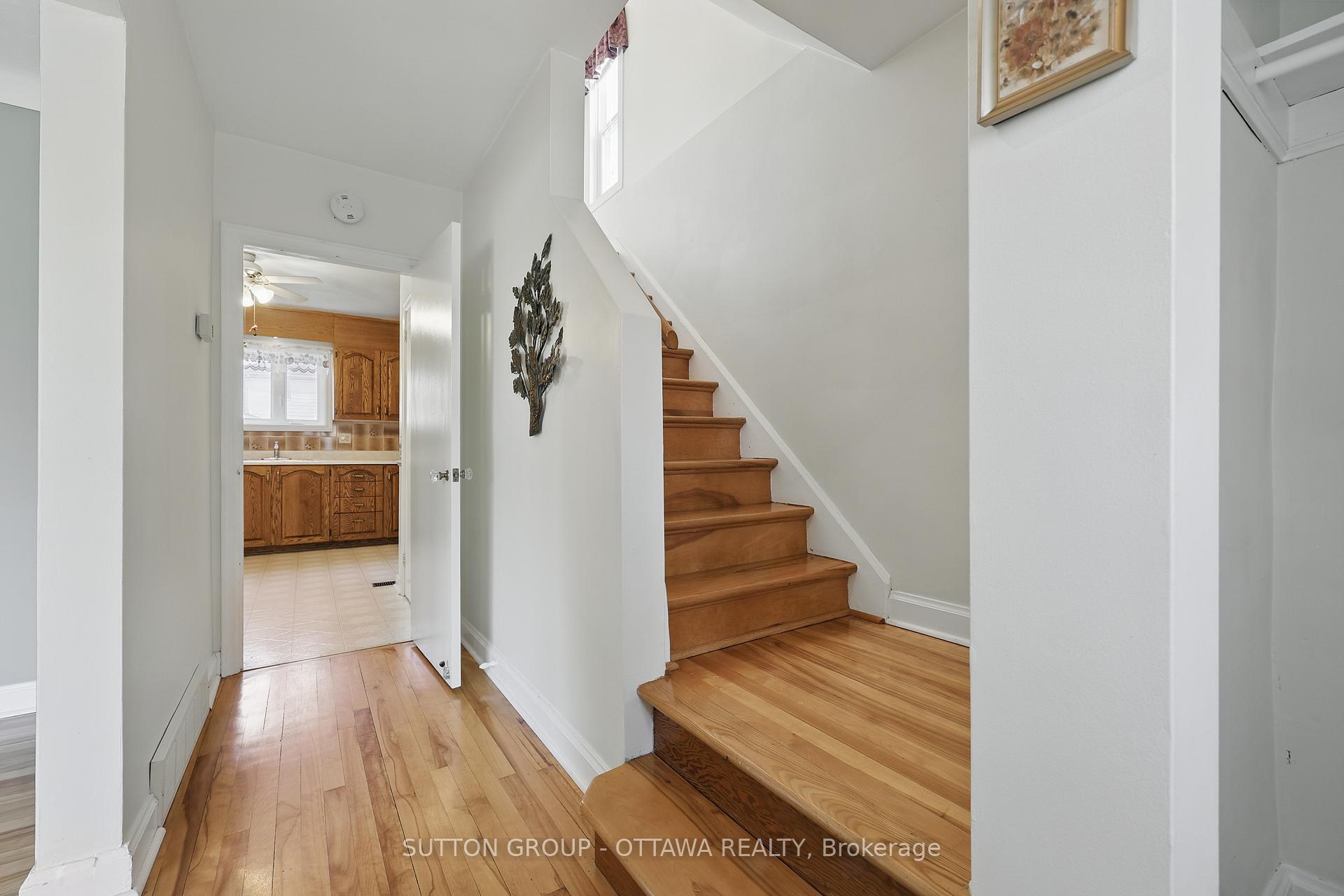 Photo 17 of 483 Wolffdale Crescent, Ottawa, Overbrook/Castle Heights — HOMEH