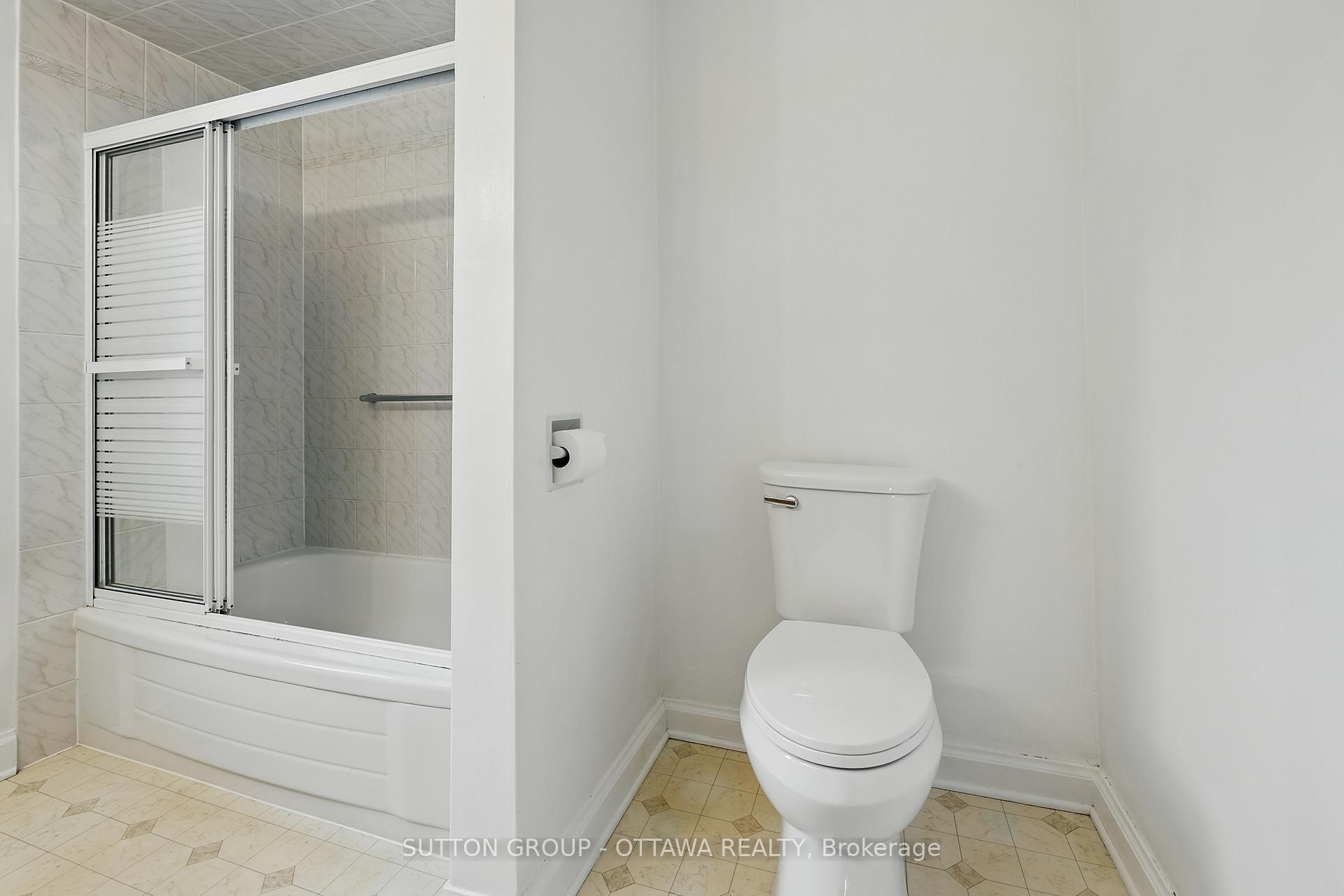 Photo 20 of 483 Wolffdale Crescent, Ottawa, Overbrook/Castle Heights — HOMEH