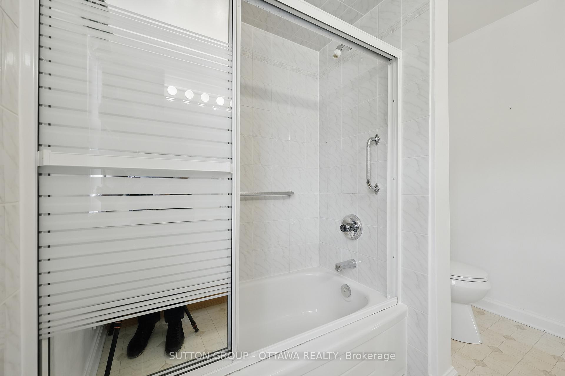 Photo 21 of 483 Wolffdale Crescent, Ottawa, Overbrook/Castle Heights — HOMEH