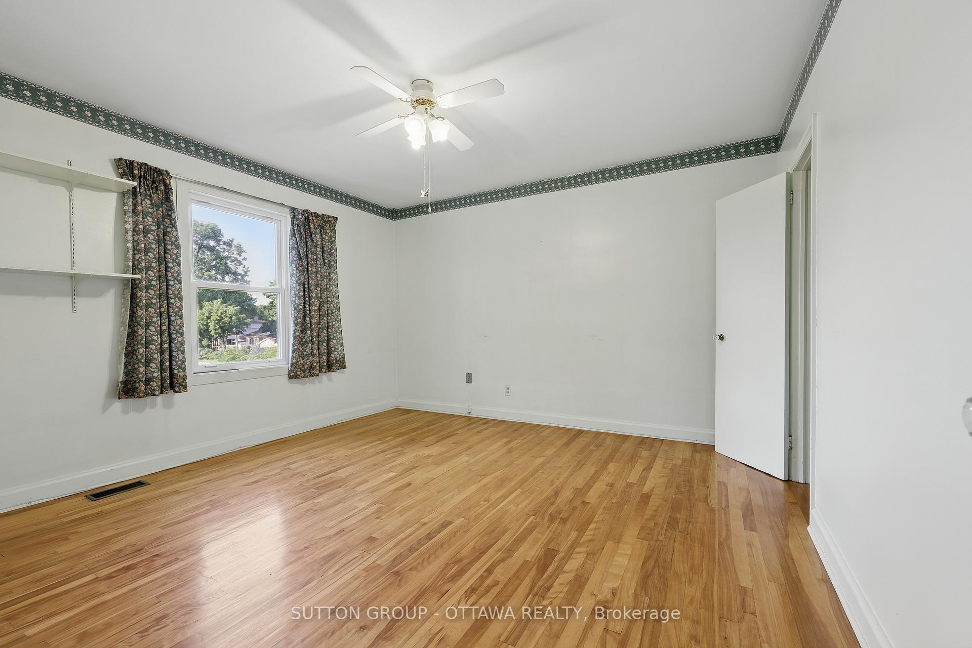 Photo 26 of 483 Wolffdale Crescent, Ottawa, Overbrook/Castle Heights — HOMEH