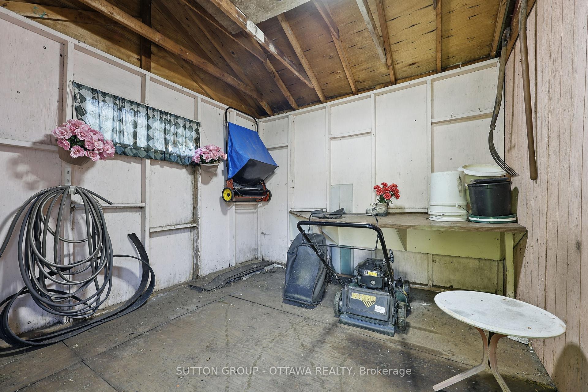 Photo 43 of 483 Wolffdale Crescent, Ottawa, Overbrook/Castle Heights — HOMEH