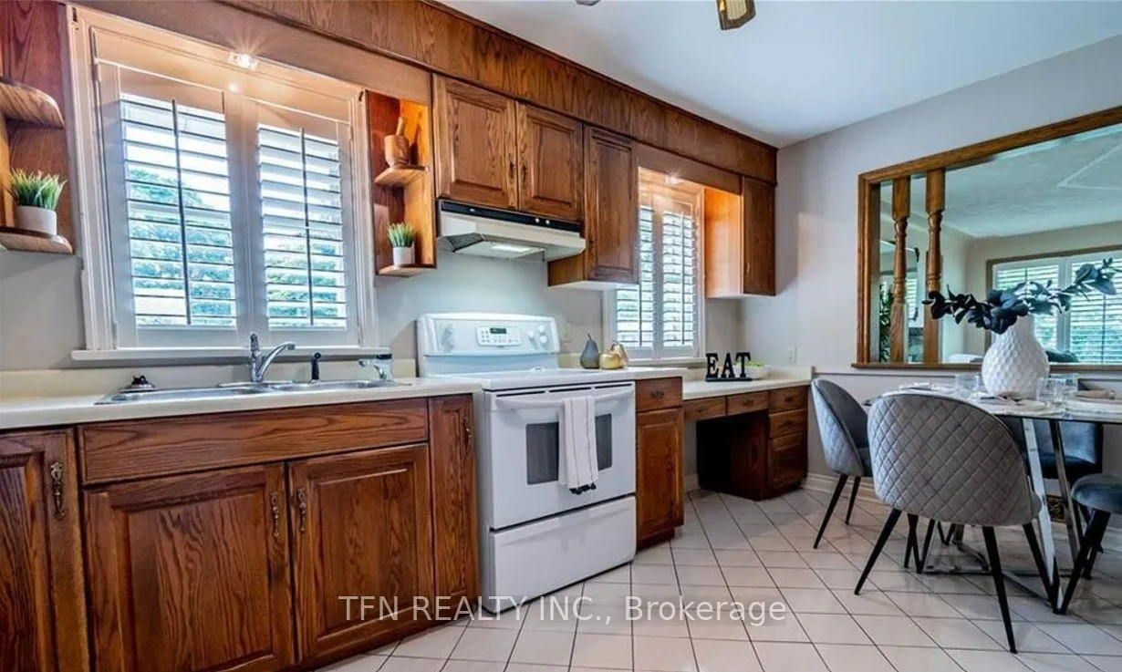 Photo 6 of 5103 UPPER Duke Avenue, Niagara Falls, Cherrywood — HOMEH