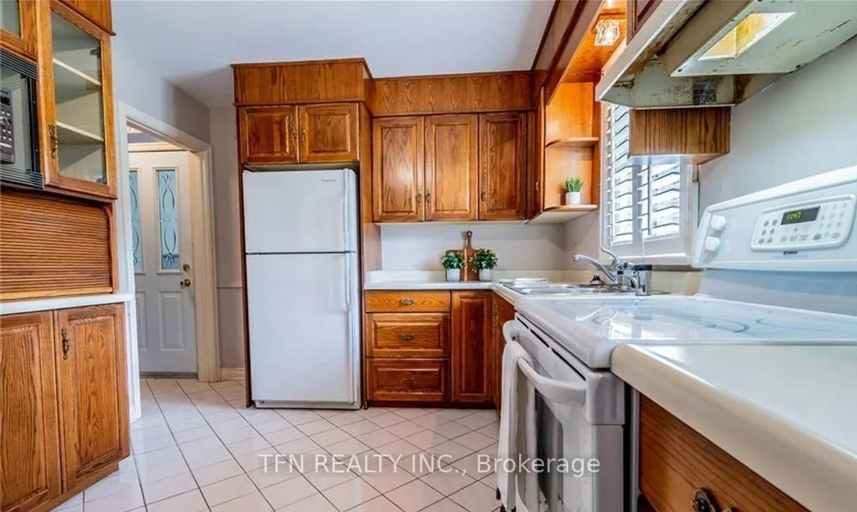 Photo 11 of 5103 UPPER Duke Avenue, Niagara Falls, Cherrywood — HOMEH