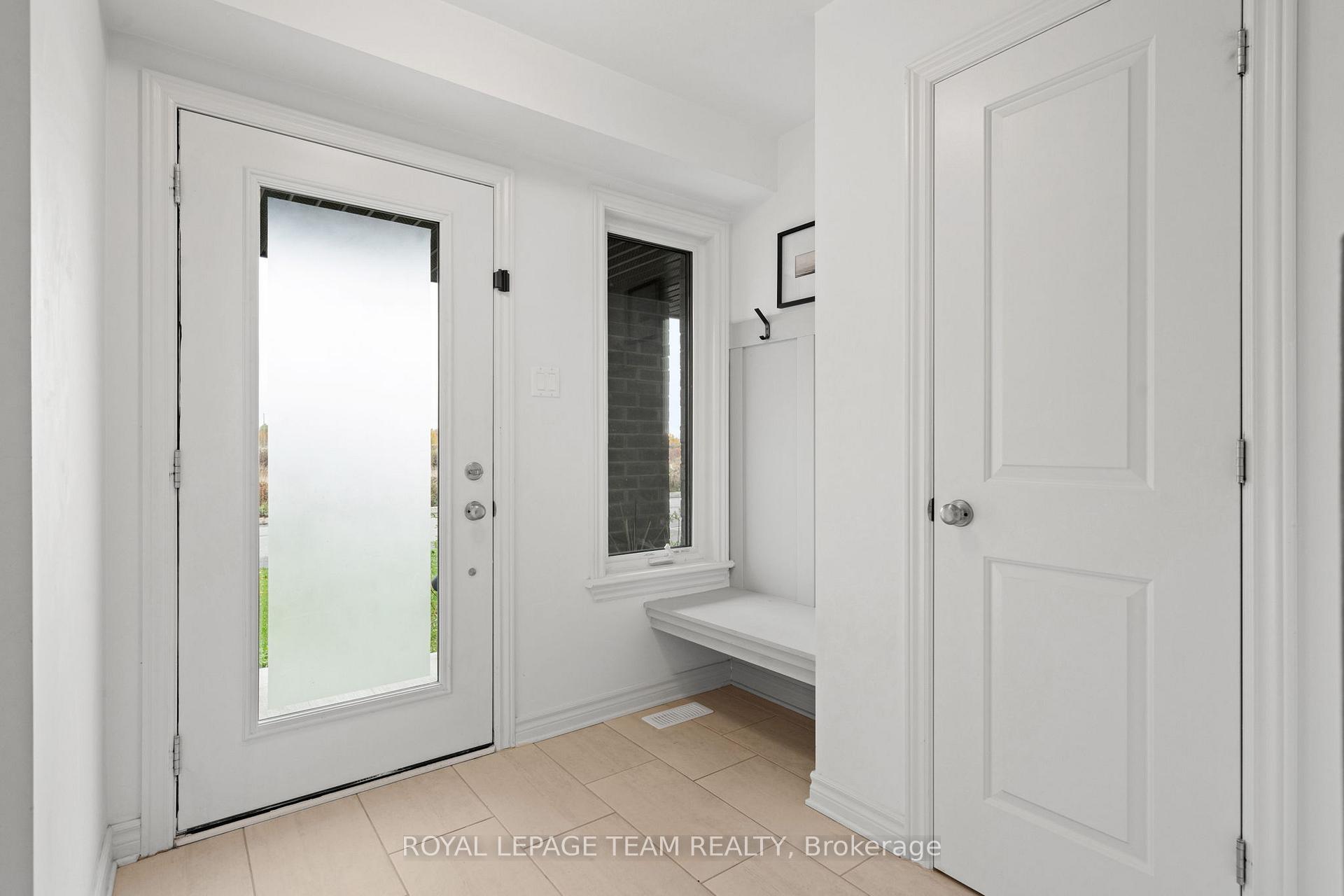 Photo 6 of 14 Verglas Lane, Ottawa, Mer Bleue/Bradley Estates/Anderson Park — HOMEH