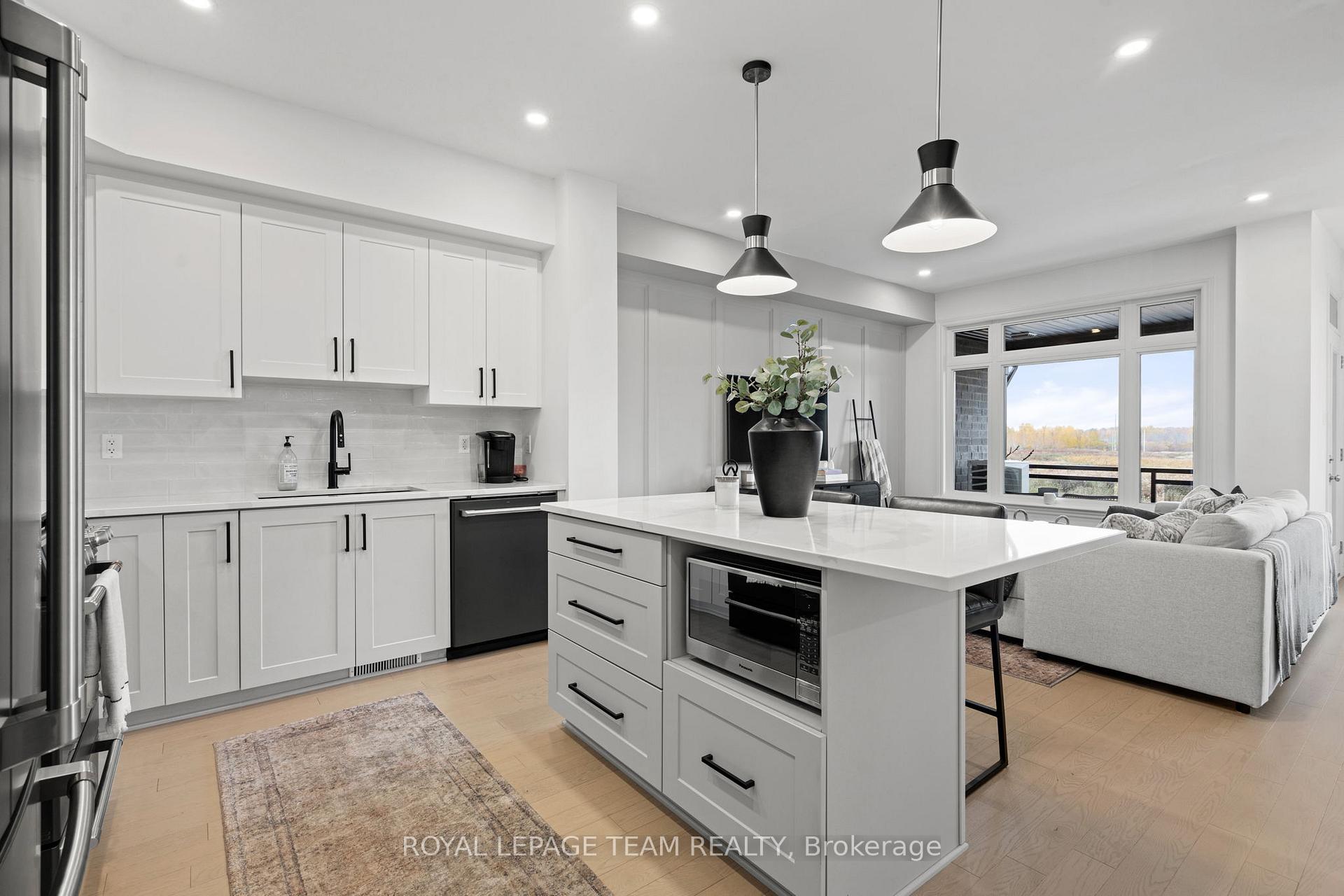 Photo 9 of 14 Verglas Lane, Ottawa, Mer Bleue/Bradley Estates/Anderson Park — HOMEH