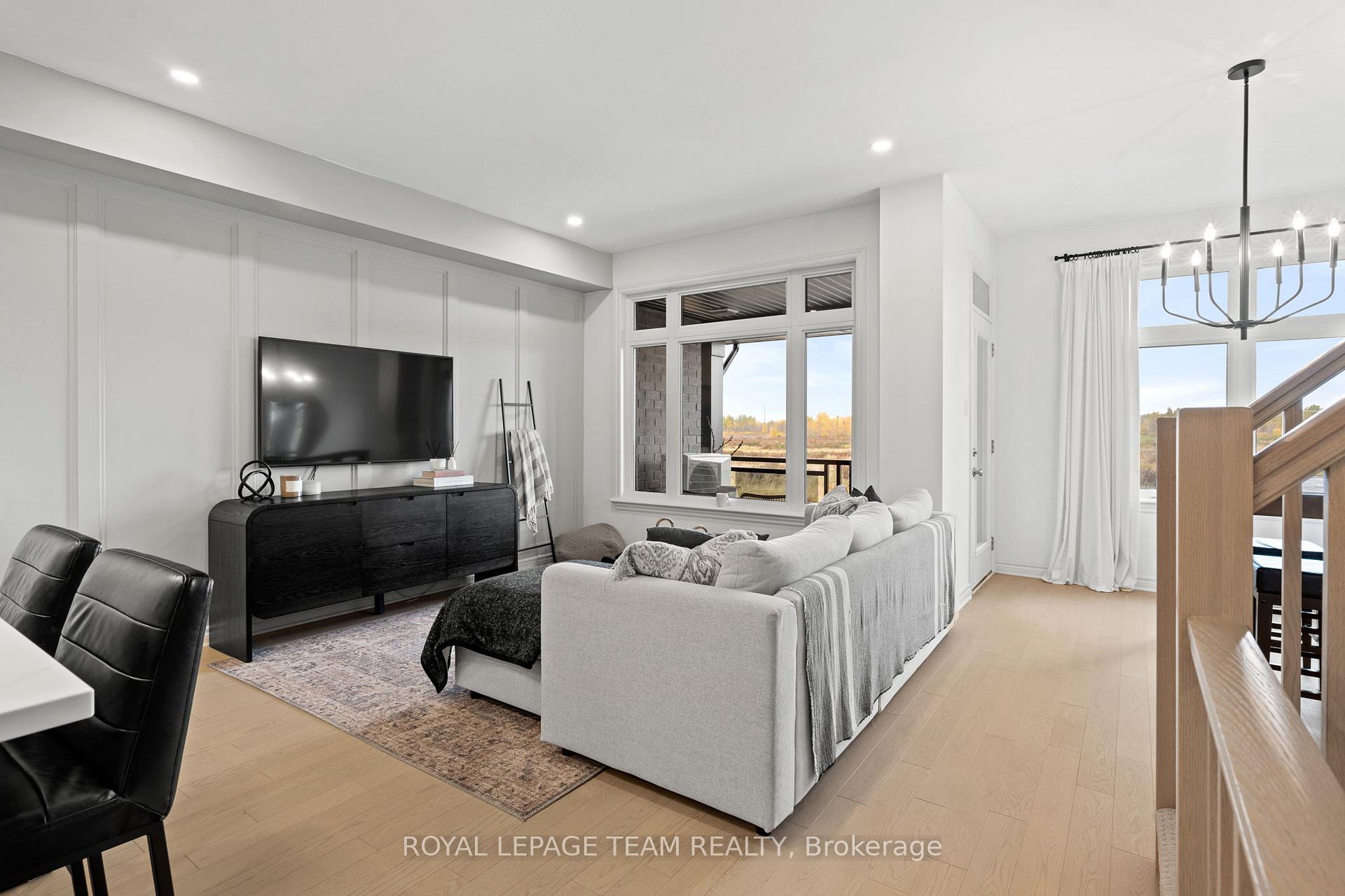 Photo 11 of 14 Verglas Lane, Ottawa, Mer Bleue/Bradley Estates/Anderson Park — HOMEH