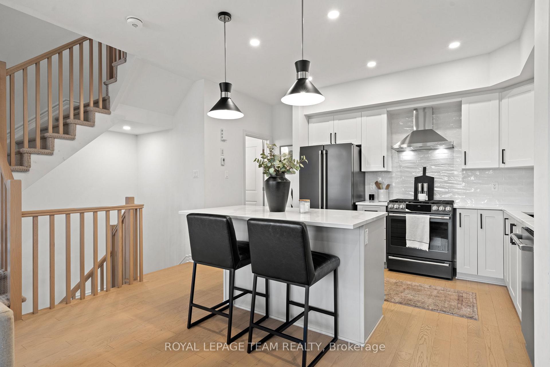 Photo 16 of 14 Verglas Lane, Ottawa, Mer Bleue/Bradley Estates/Anderson Park — HOMEH