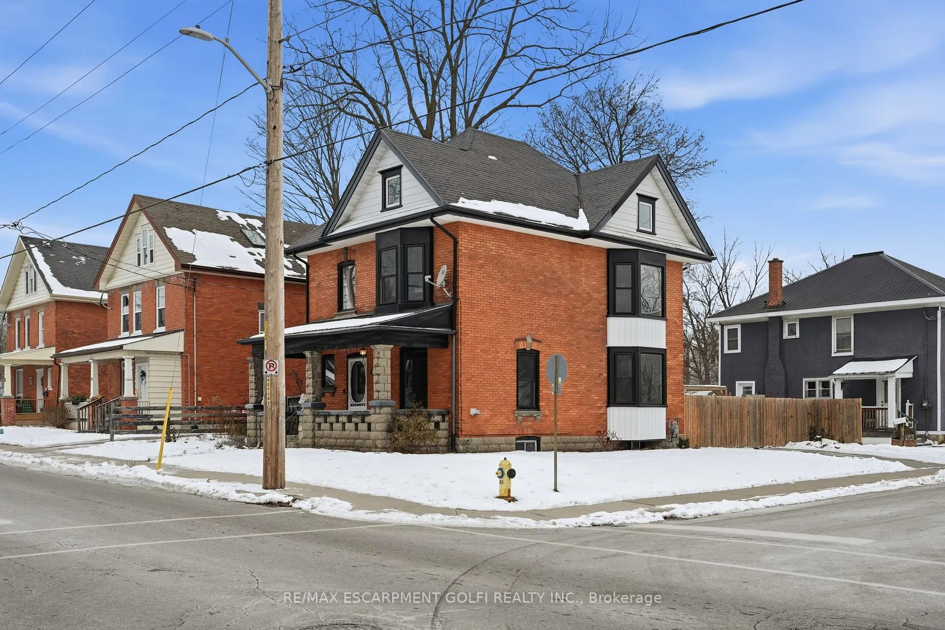 Photo 2 of 39 Stanley Street, Norfolk, Simcoe — HOMEH