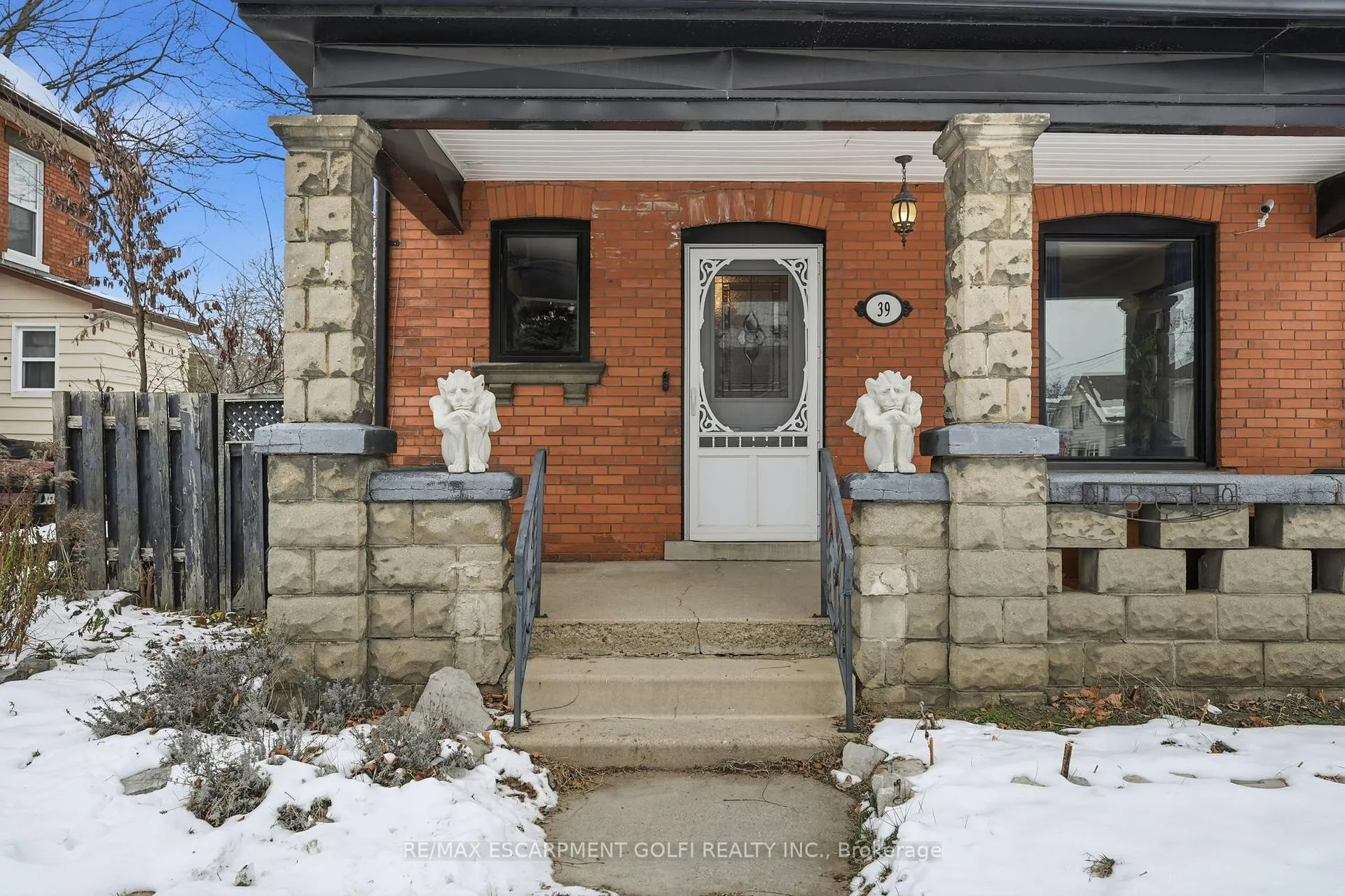 Photo 3 of 39 Stanley Street, Norfolk, Simcoe — HOMEH