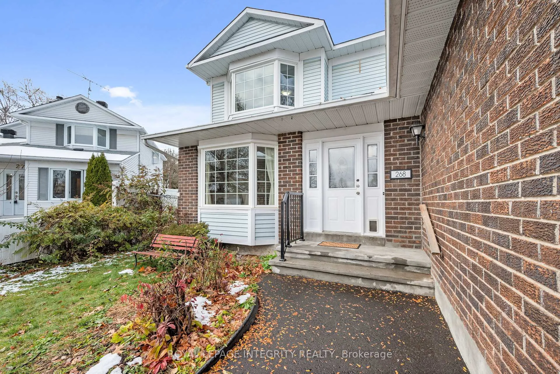 Photo 2 of 268 McEachern Crescent, Ottawa, Bilberry Creek/Queenswood Heights — HOMEH