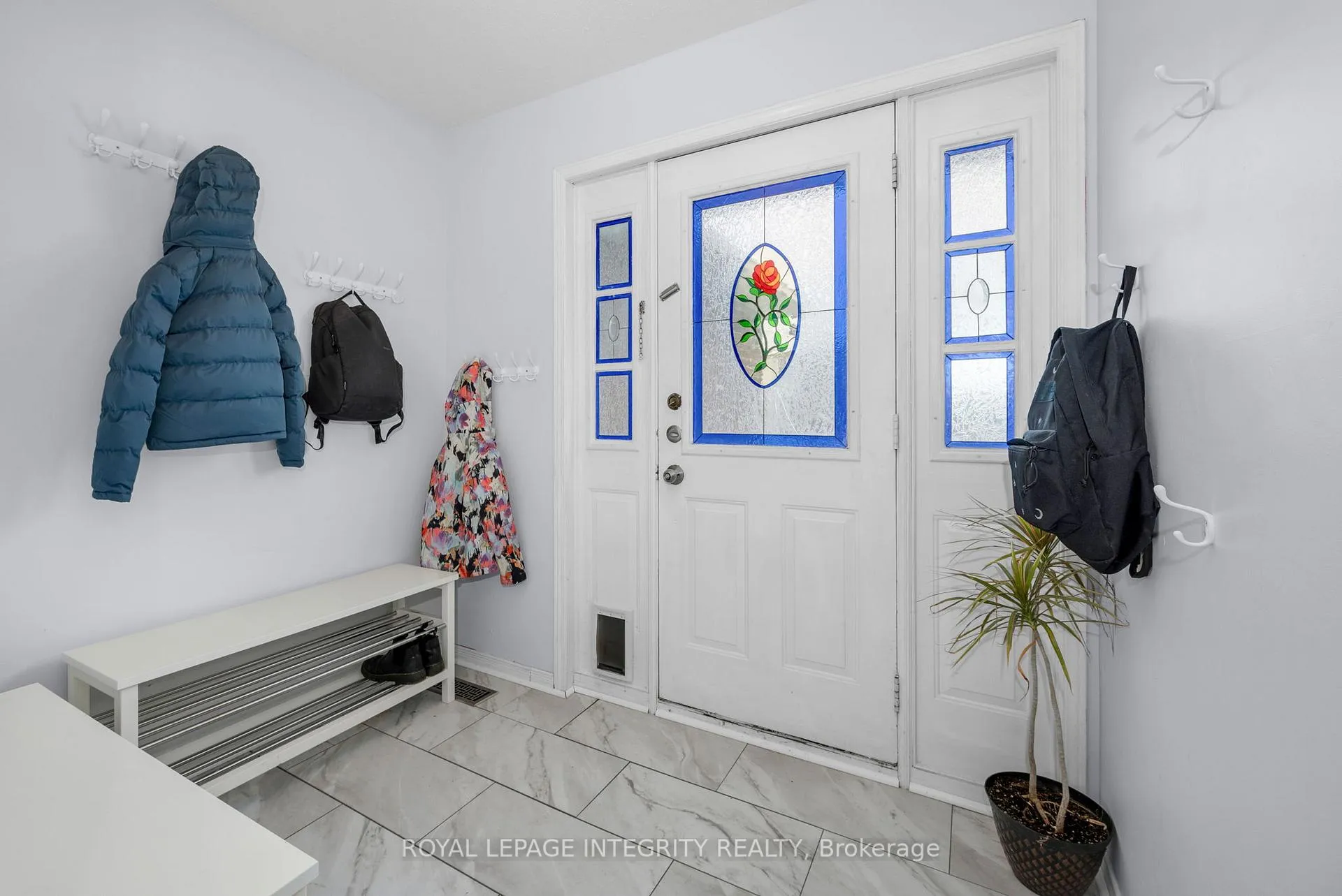 Photo 3 of 268 McEachern Crescent, Ottawa, Bilberry Creek/Queenswood Heights — HOMEH