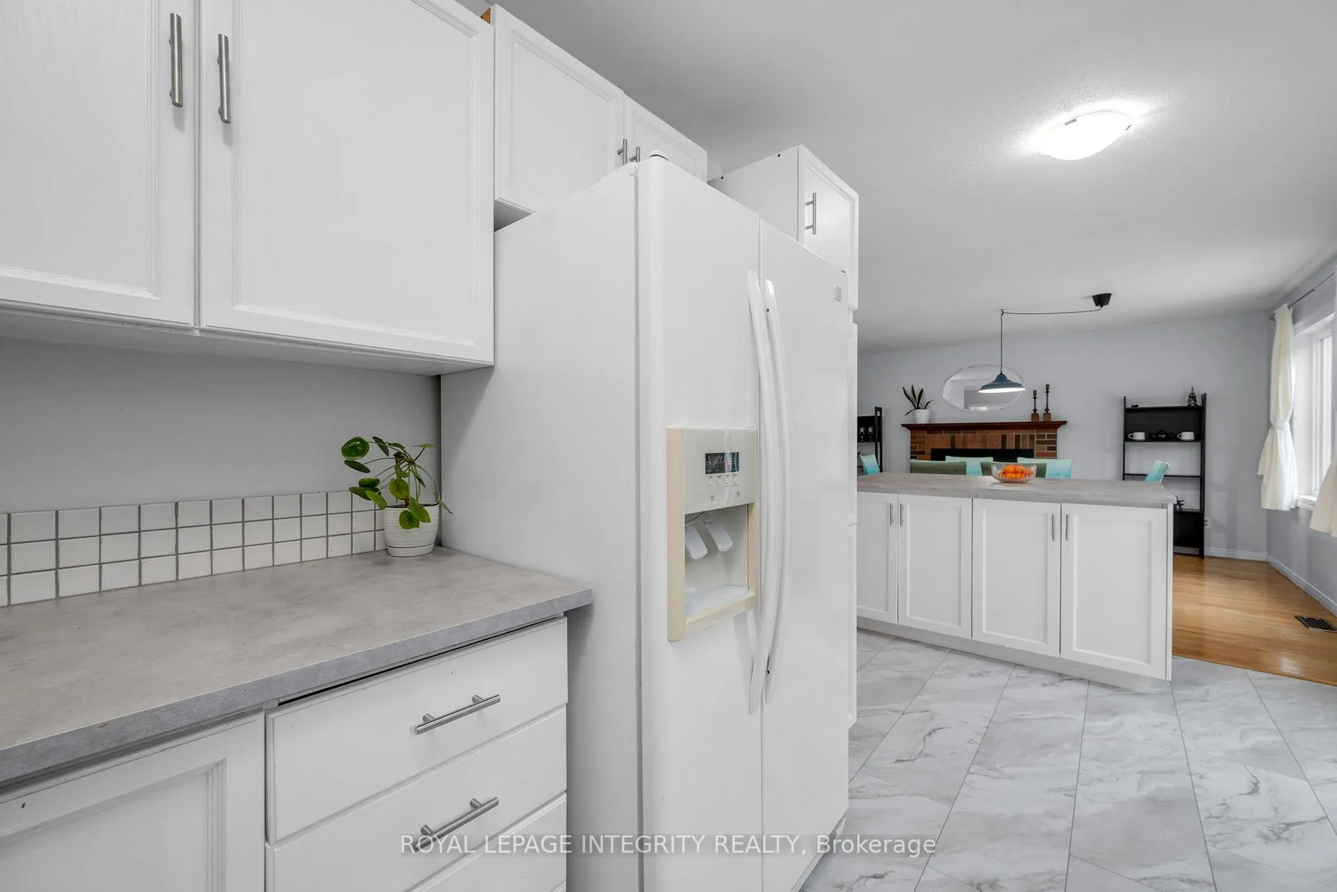 Photo 15 of 268 McEachern Crescent, Ottawa, Bilberry Creek/Queenswood Heights — HOMEH