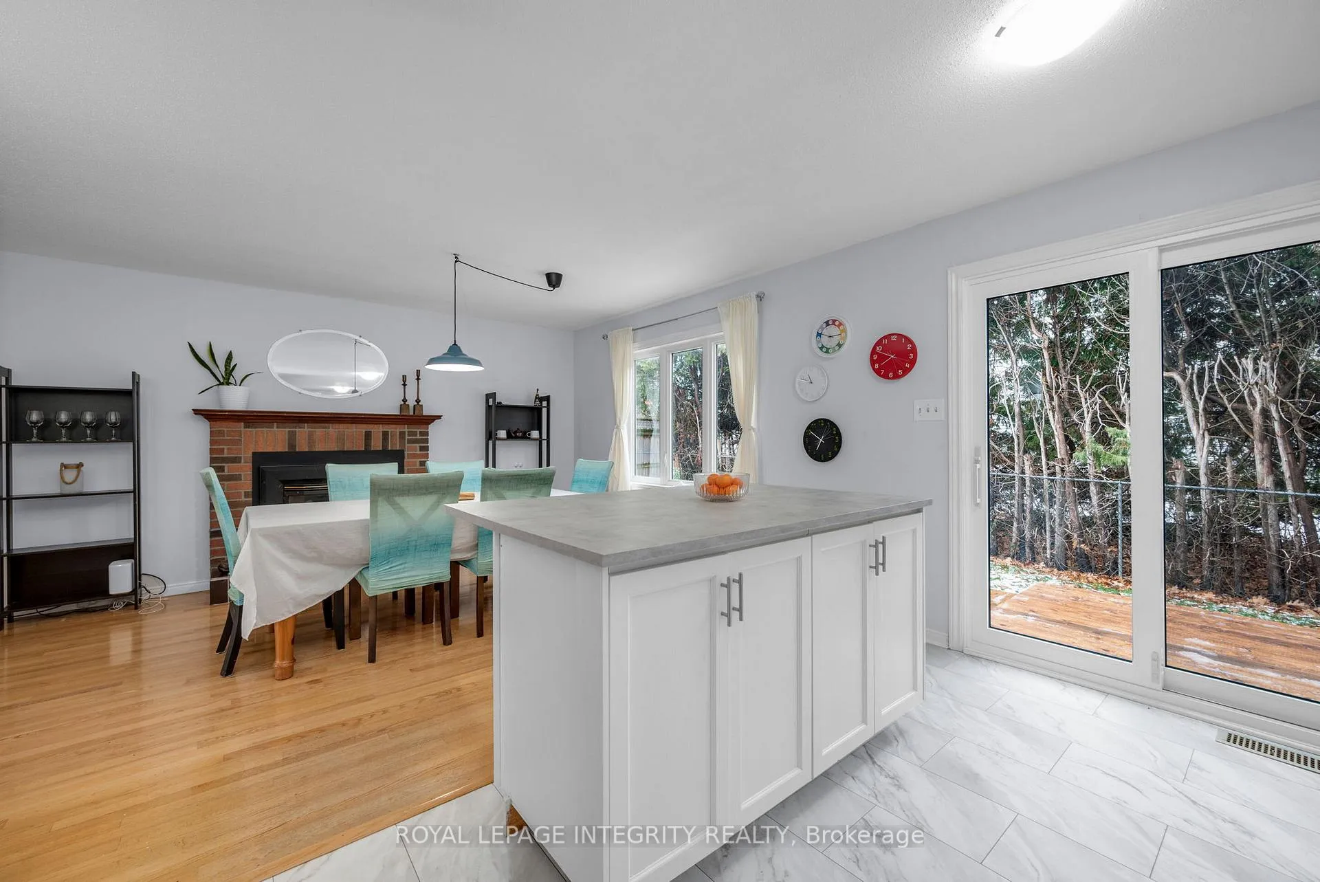 Photo 16 of 268 McEachern Crescent, Ottawa, Bilberry Creek/Queenswood Heights — HOMEH