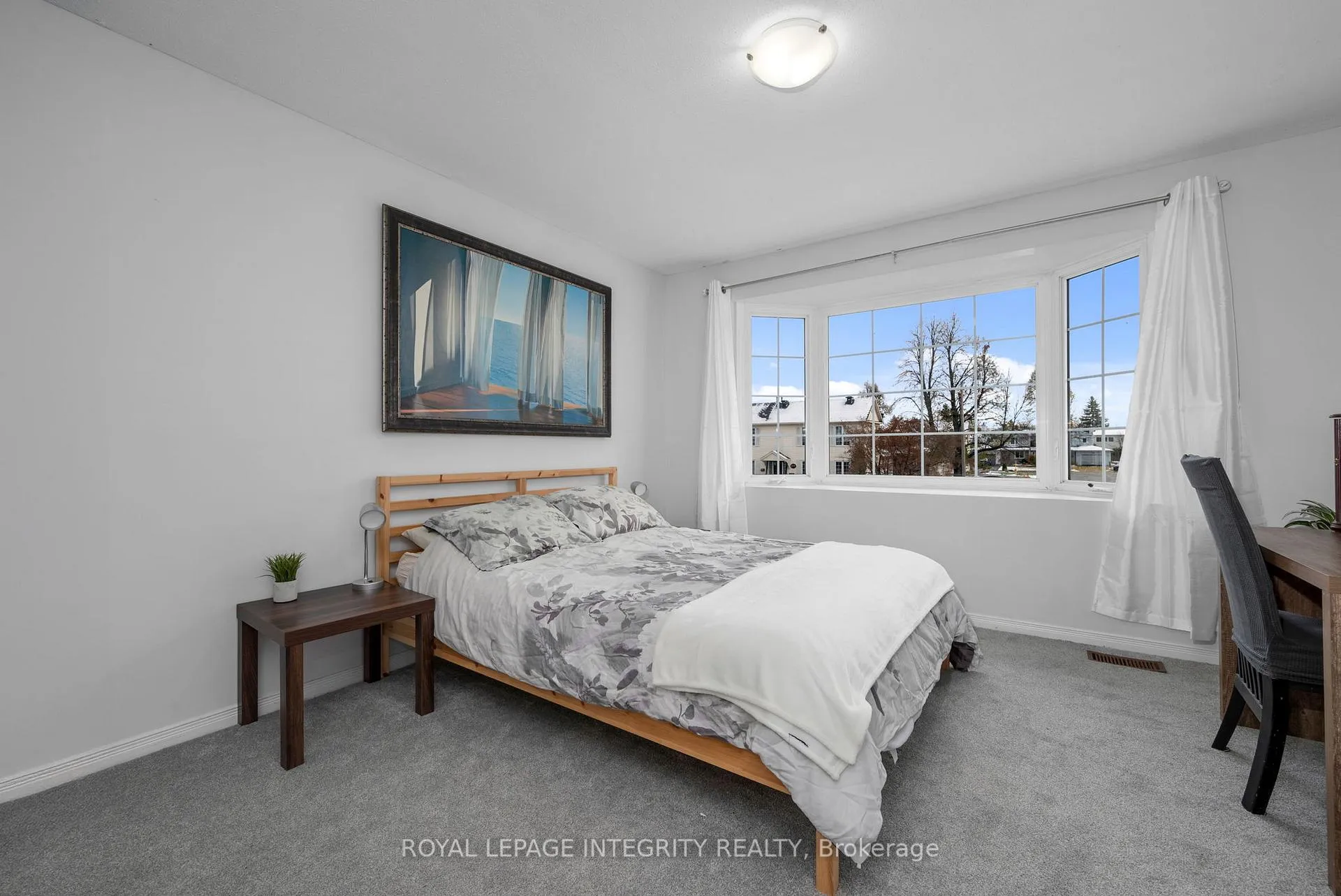Photo 20 of 268 McEachern Crescent, Ottawa, Bilberry Creek/Queenswood Heights — HOMEH