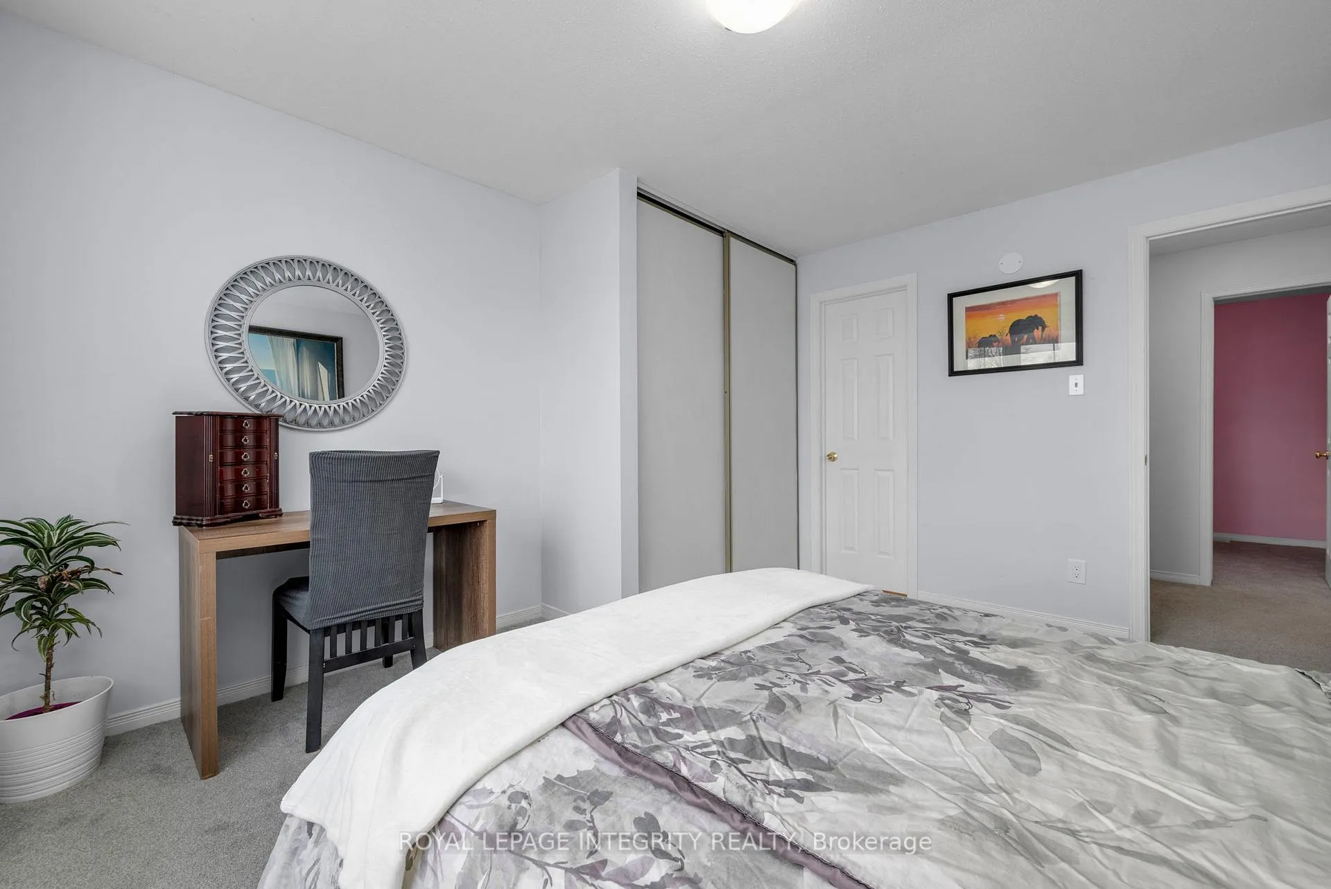 Photo 22 of 268 McEachern Crescent, Ottawa, Bilberry Creek/Queenswood Heights — HOMEH