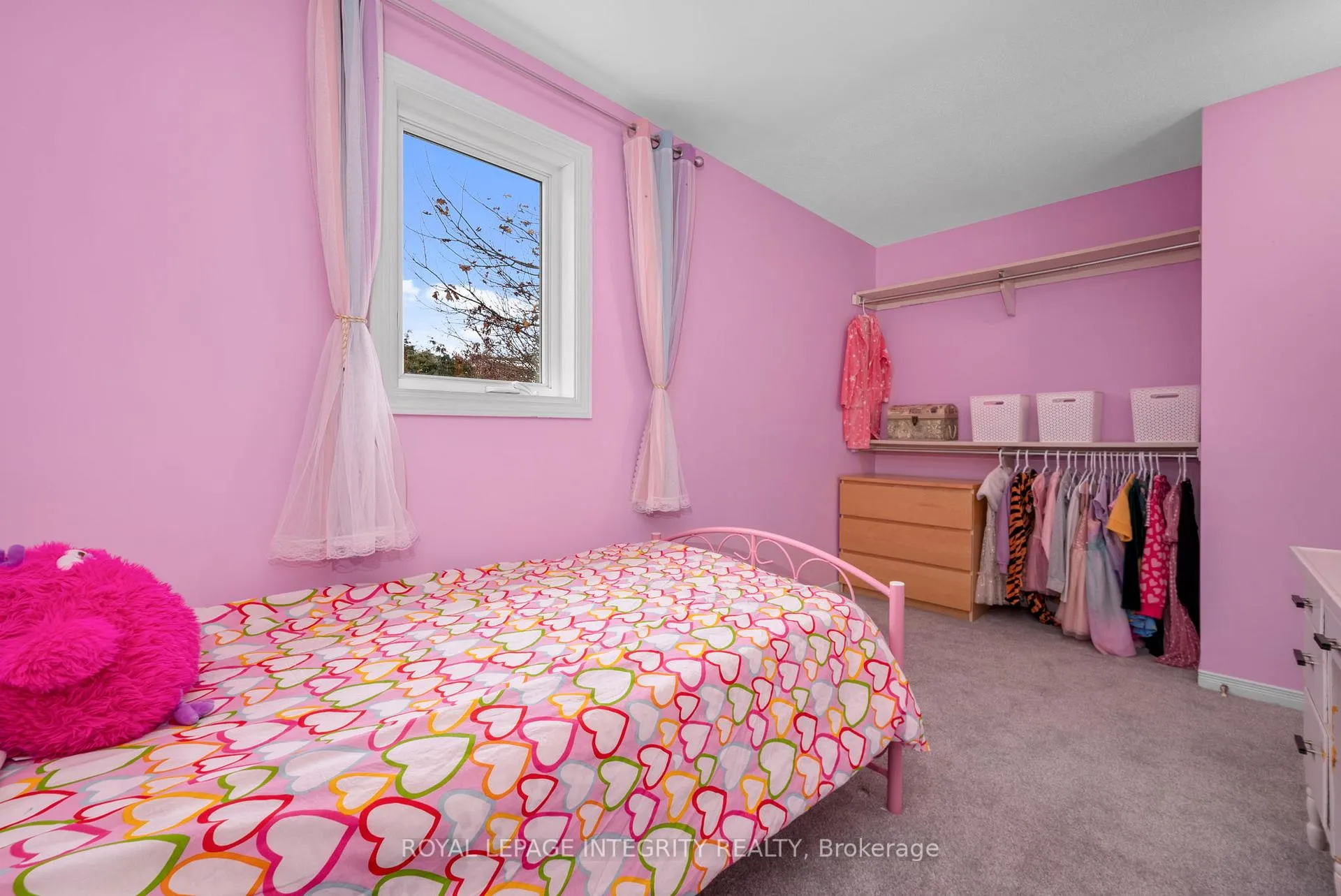 Photo 32 of 268 McEachern Crescent, Ottawa, Bilberry Creek/Queenswood Heights — HOMEH