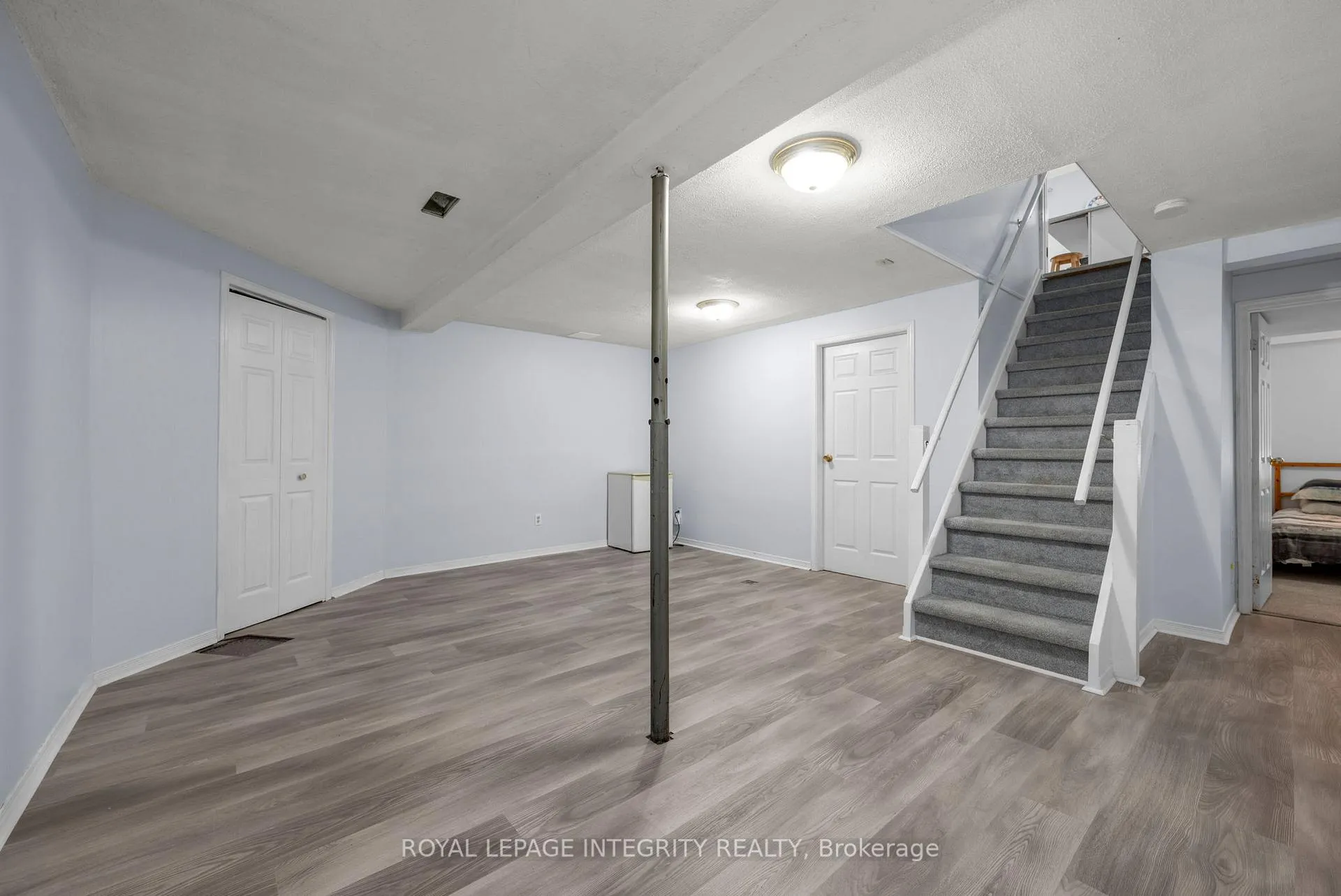 Photo 37 of 268 McEachern Crescent, Ottawa, Bilberry Creek/Queenswood Heights — HOMEH