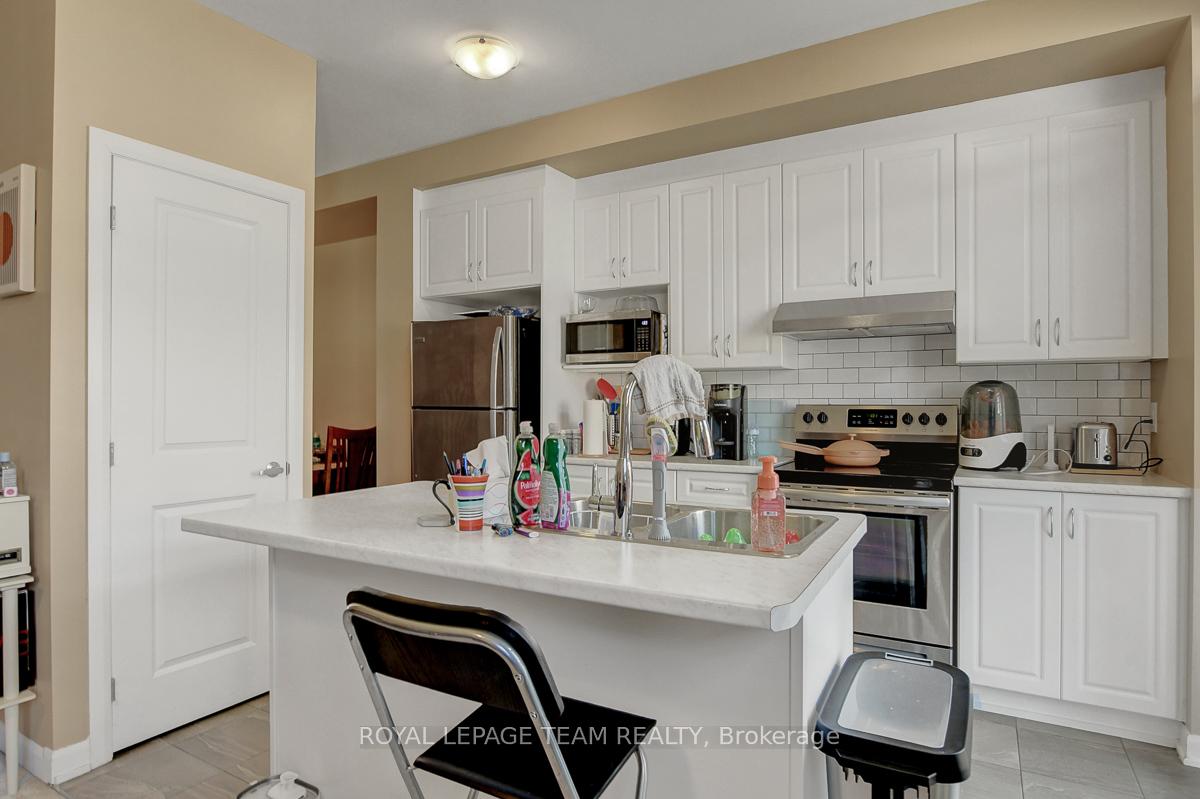 Photo 12 of 545 Decoeur Drive, Ottawa, Avalon West — HOMEH