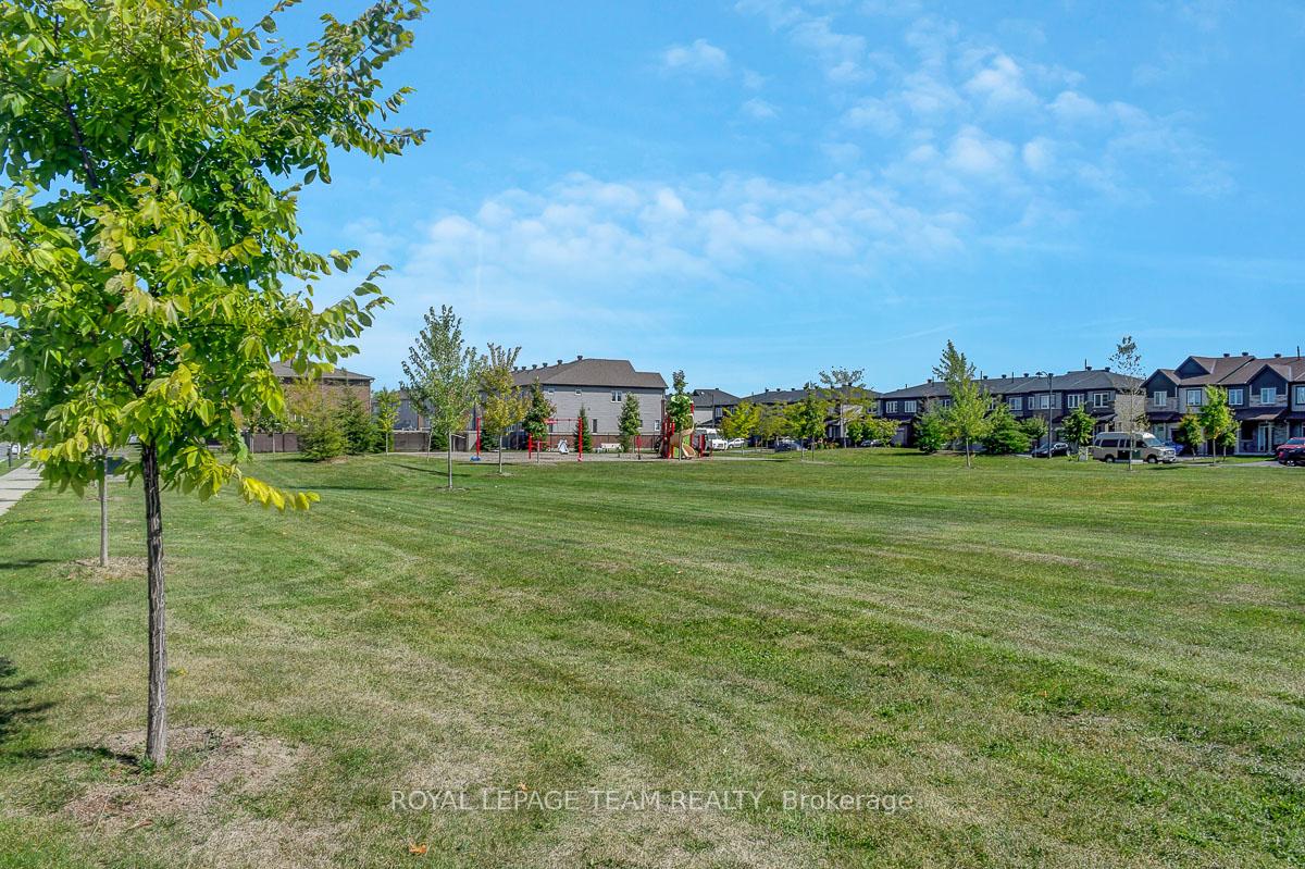 Photo 37 of 545 Decoeur Drive, Ottawa, Avalon West — HOMEH