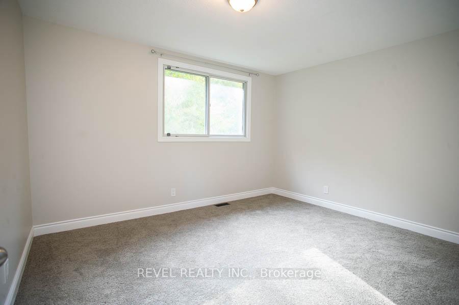 Photo 11 of 74 Oakwood Avenue, Norfolk, Simcoe — HOMEH