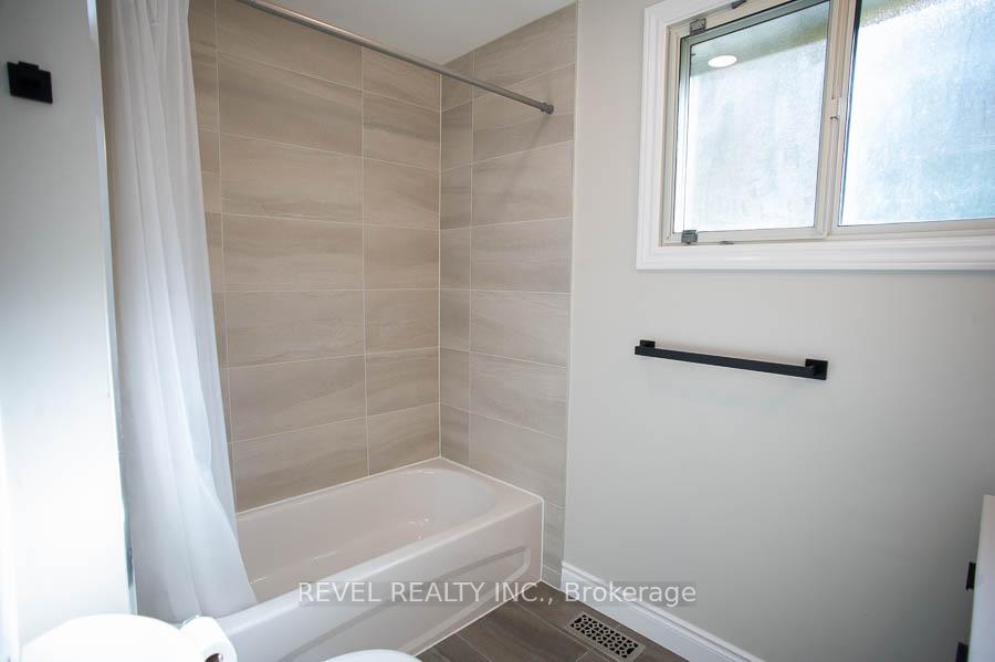 Photo 18 of 74 Oakwood Avenue, Norfolk, Simcoe — HOMEH