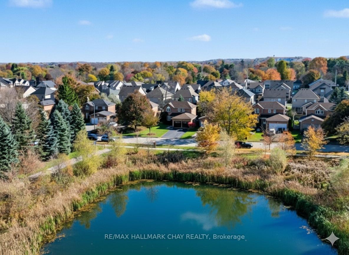 Photo 4 of 29 Daniele Avenue N, New Tecumseth, Beeton — HOMEH