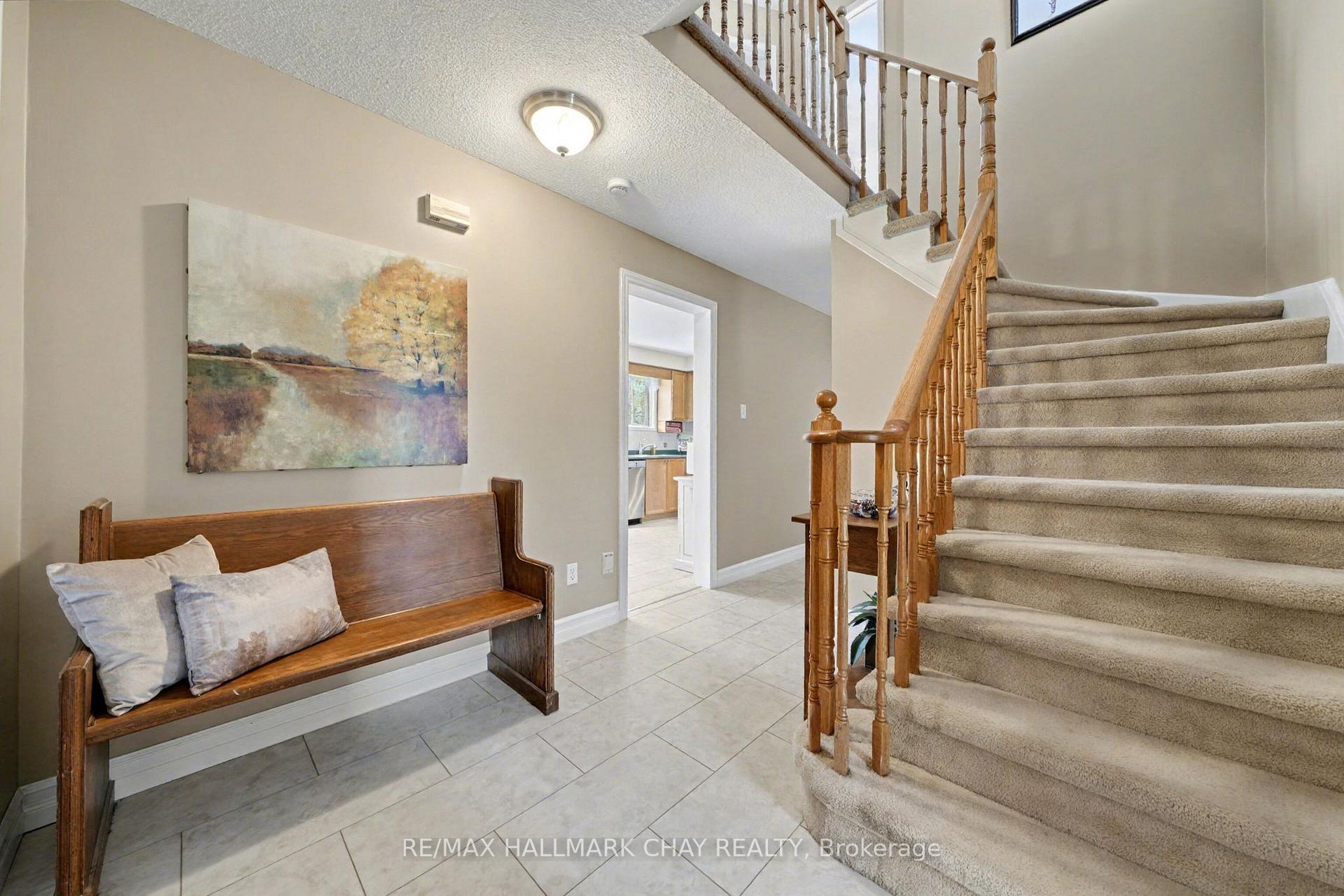 Photo 6 of 29 Daniele Avenue N, New Tecumseth, Beeton — HOMEH