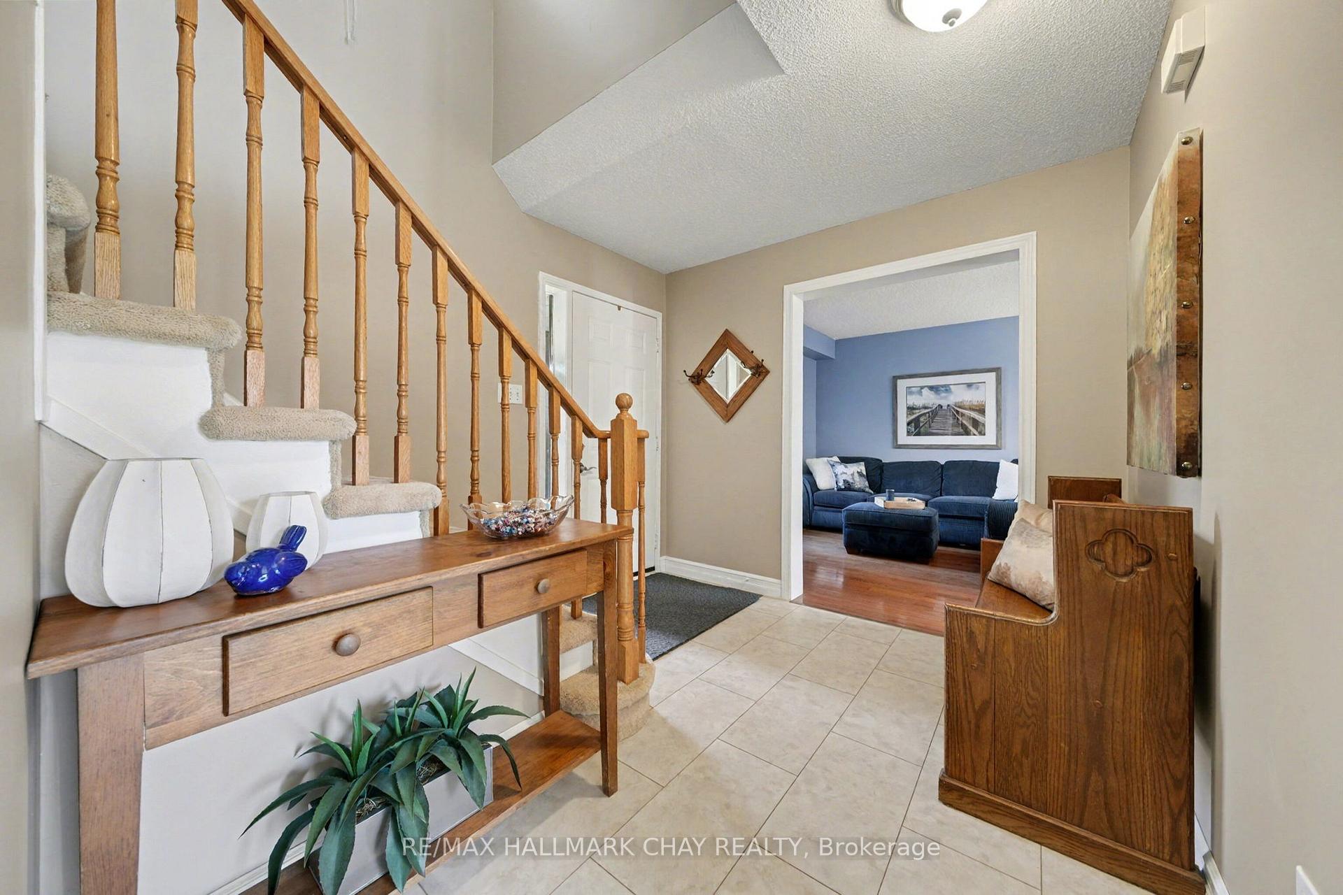 Photo 7 of 29 Daniele Avenue N, New Tecumseth, Beeton — HOMEH