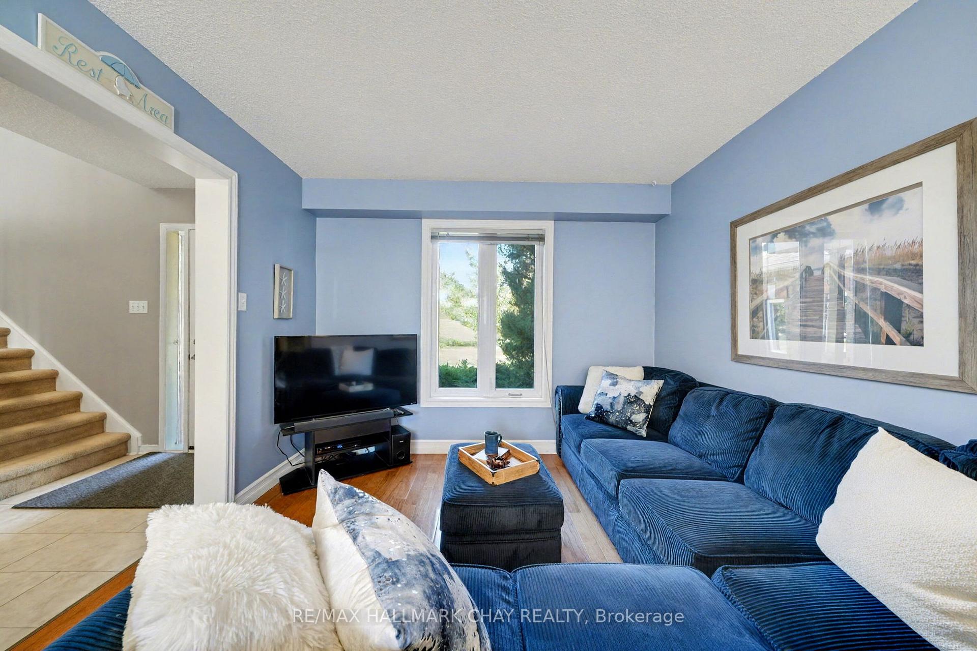 Photo 14 of 29 Daniele Avenue N, New Tecumseth, Beeton — HOMEH