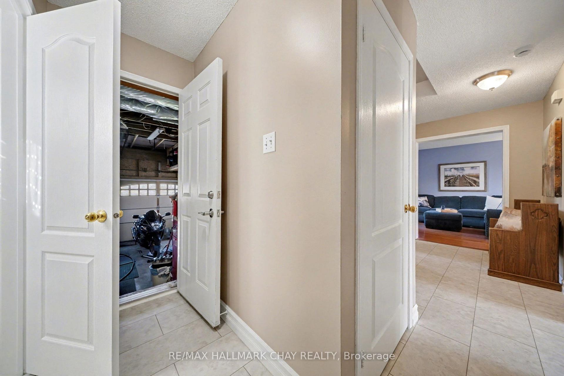 Photo 19 of 29 Daniele Avenue N, New Tecumseth, Beeton — HOMEH