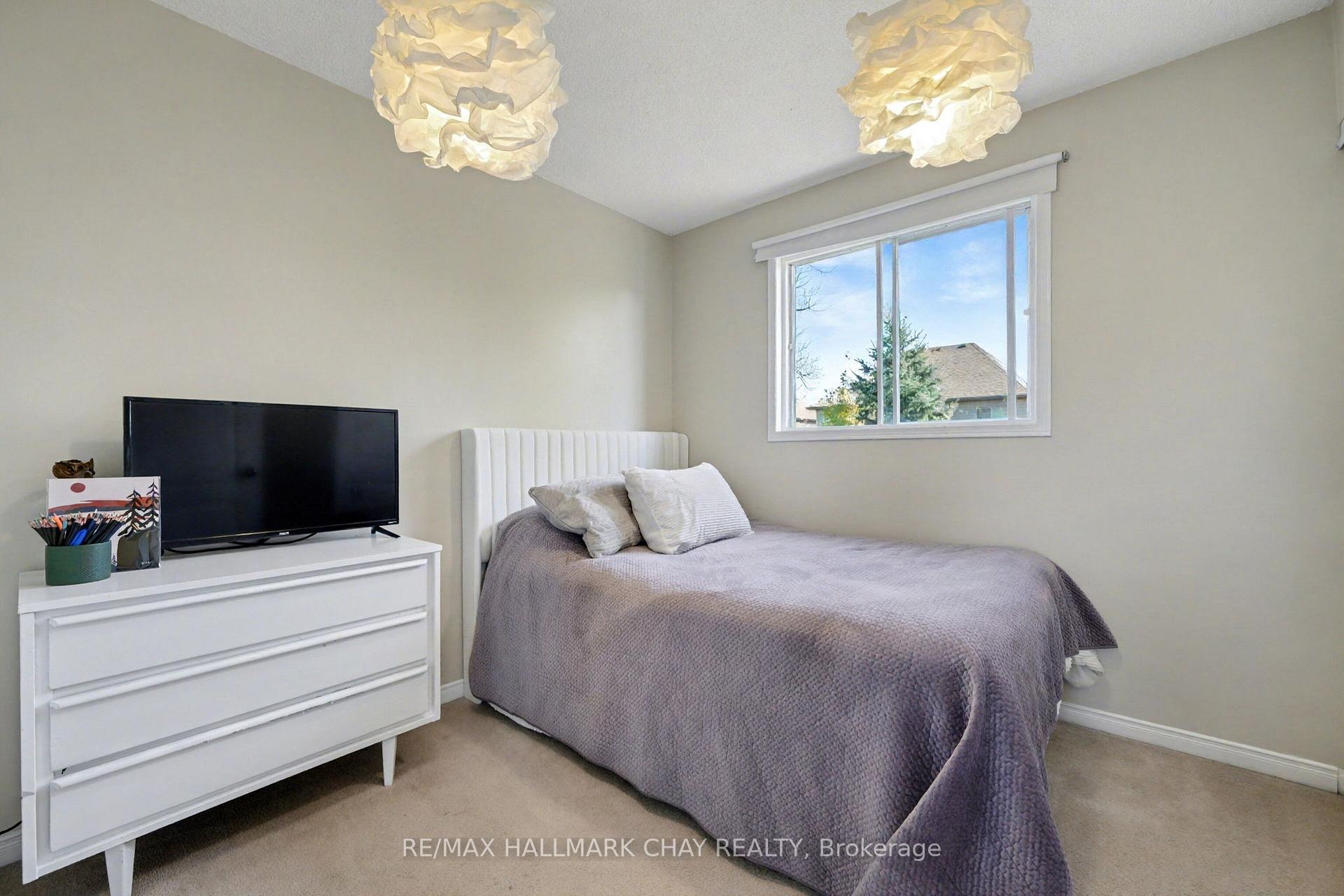 Photo 27 of 29 Daniele Avenue N, New Tecumseth, Beeton — HOMEH